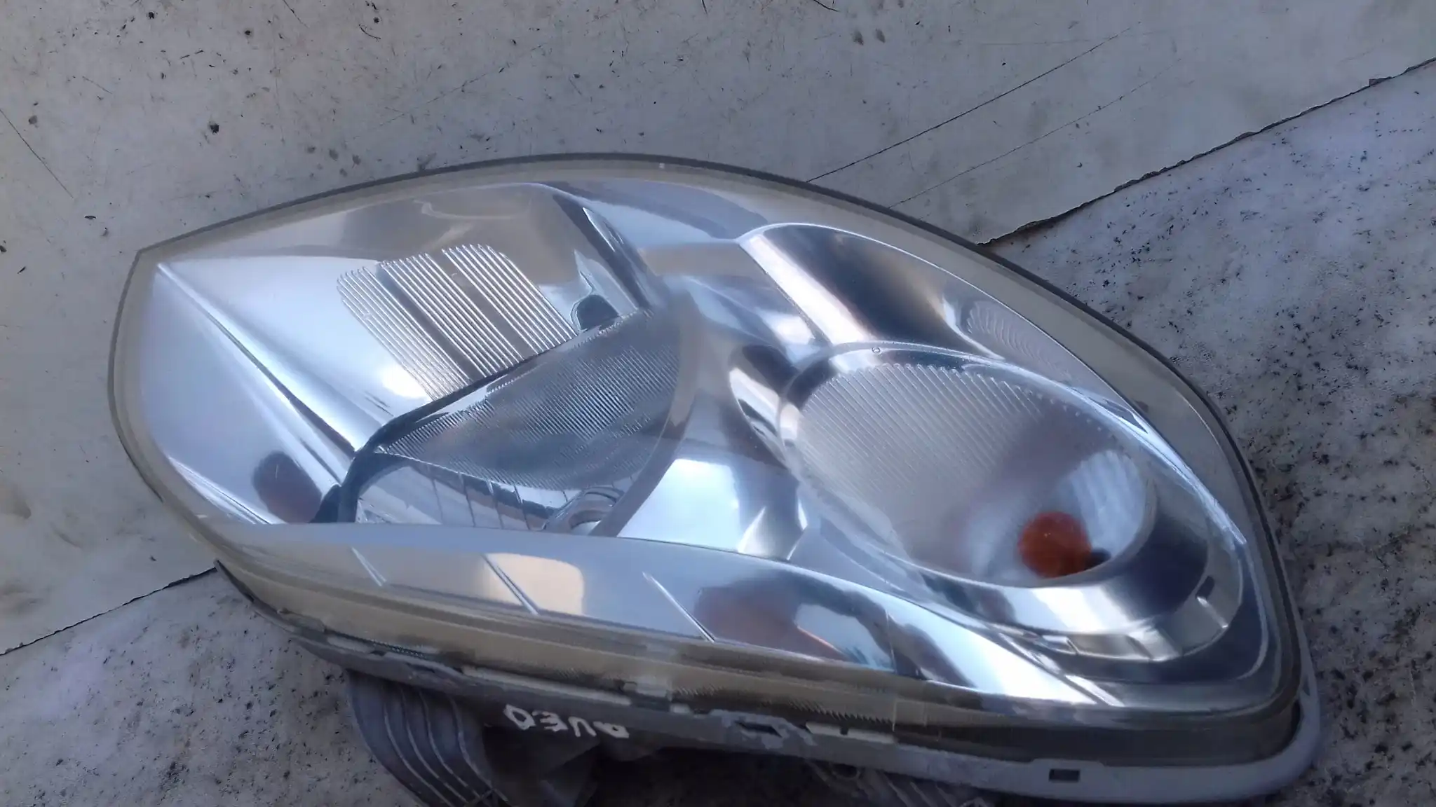 LAMPA PRAWY PRZÓD PRZEDNIA CHEVROLET AVEO T250 SEDAN 05-