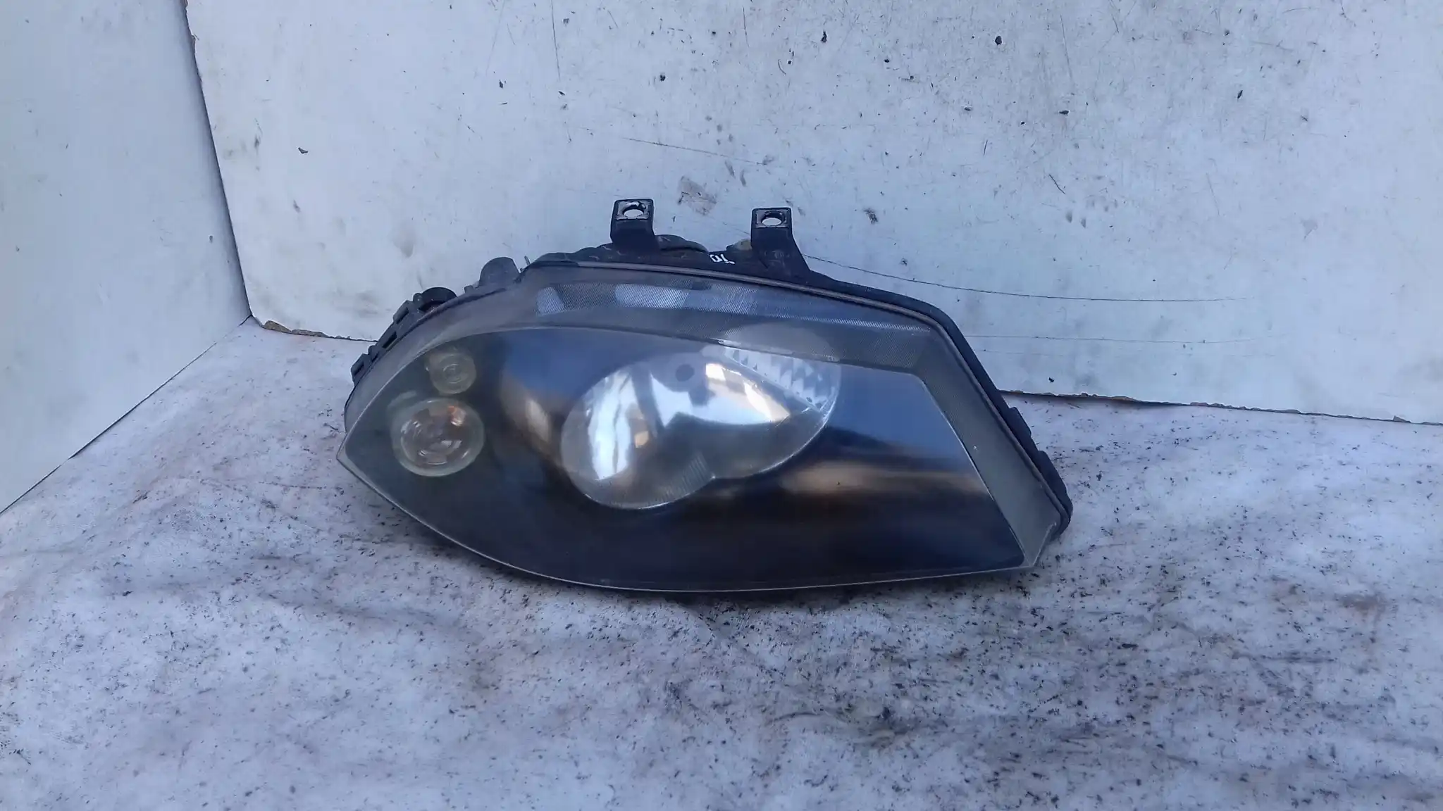 LAMPA PRAWY PRZÓD PRZEDNIA SEAT IBIZA III 6L1 CORDOBA II 6L2 02-05