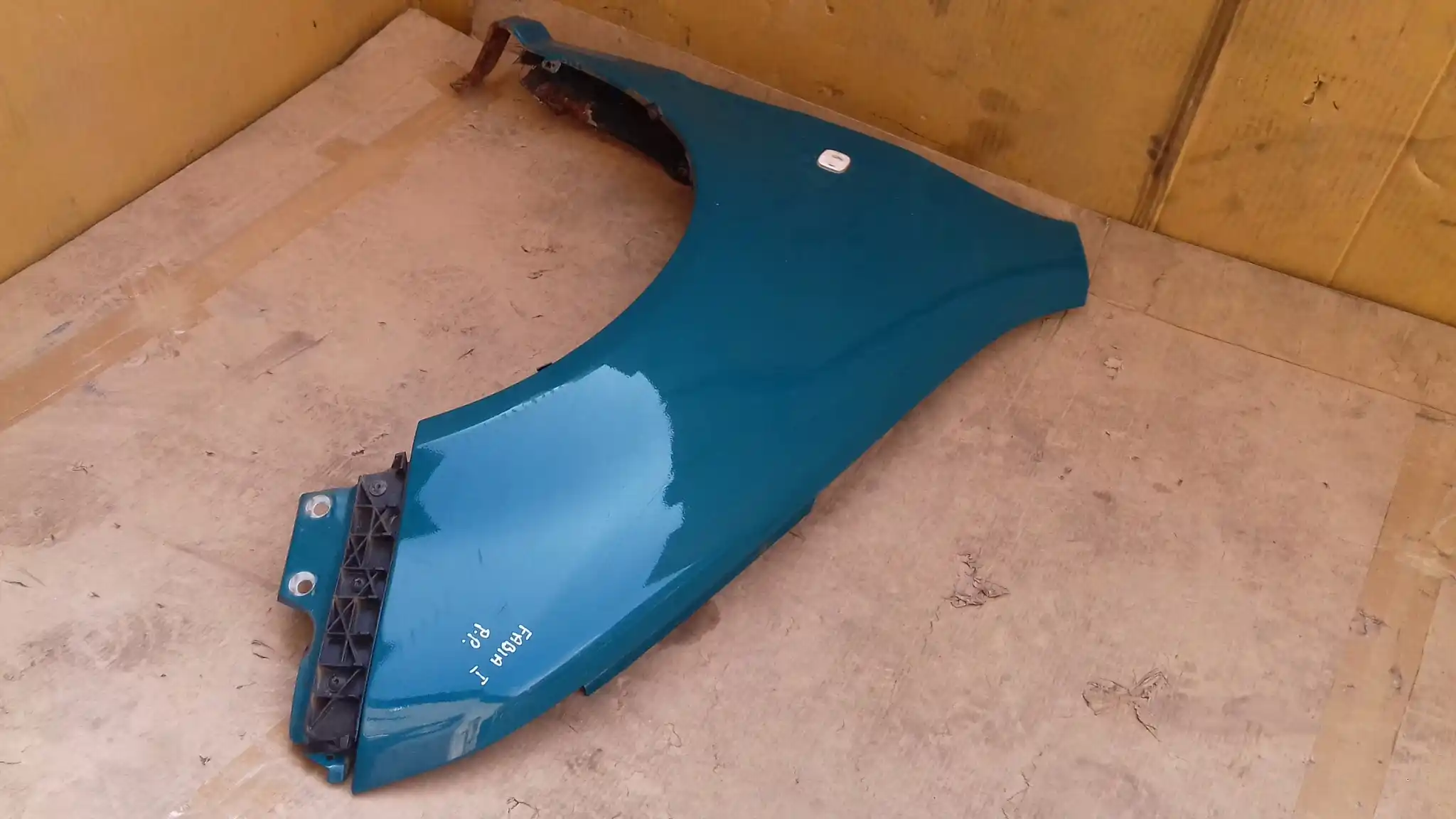 BŁOTNIK PRAWY PRZÓD PRZEDNI SKODA FABIA I 99-08