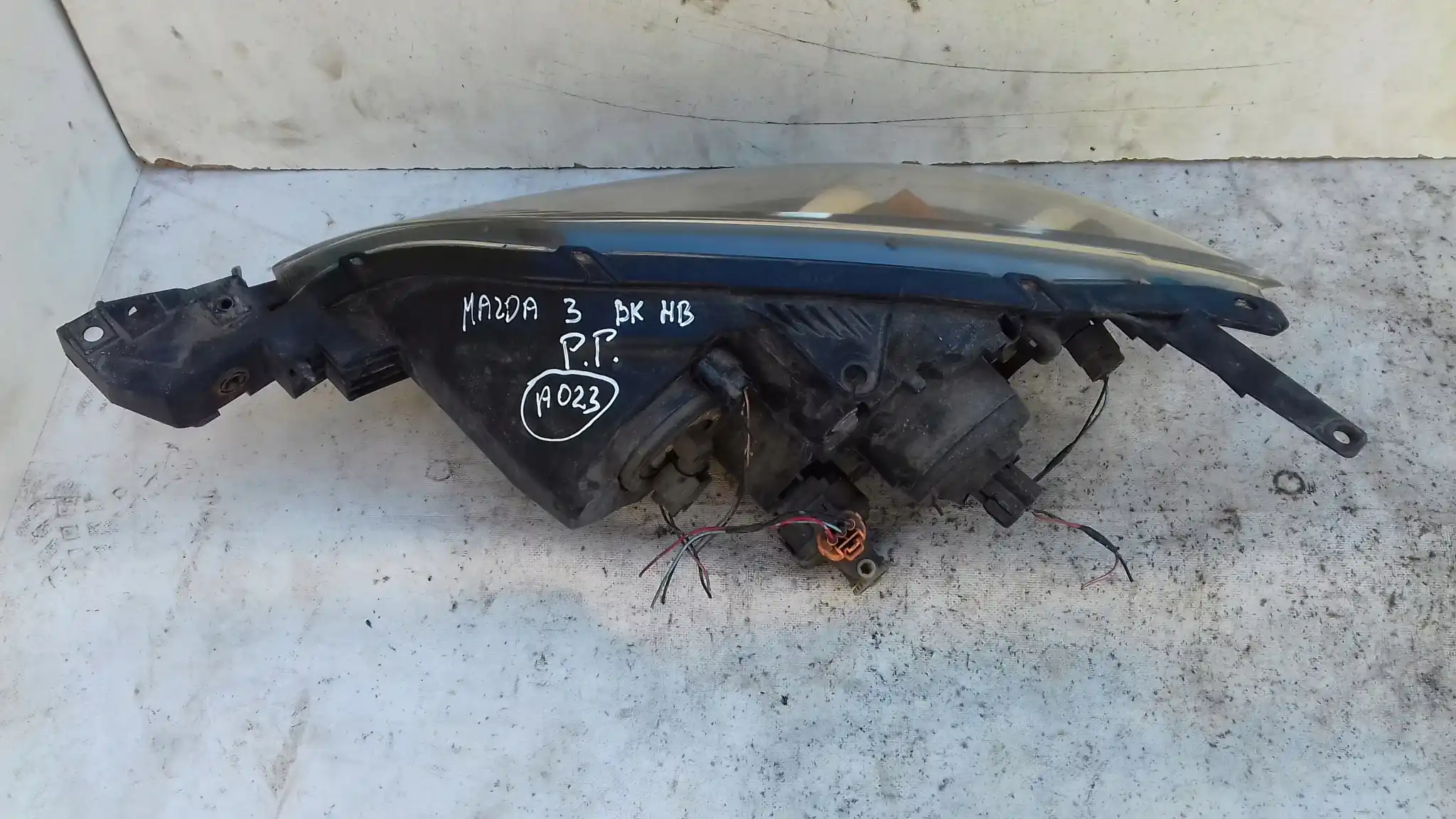 LAMPA PRAWY PRZÓD PRZEDNIA MAZDA 3 BK HB 03-
