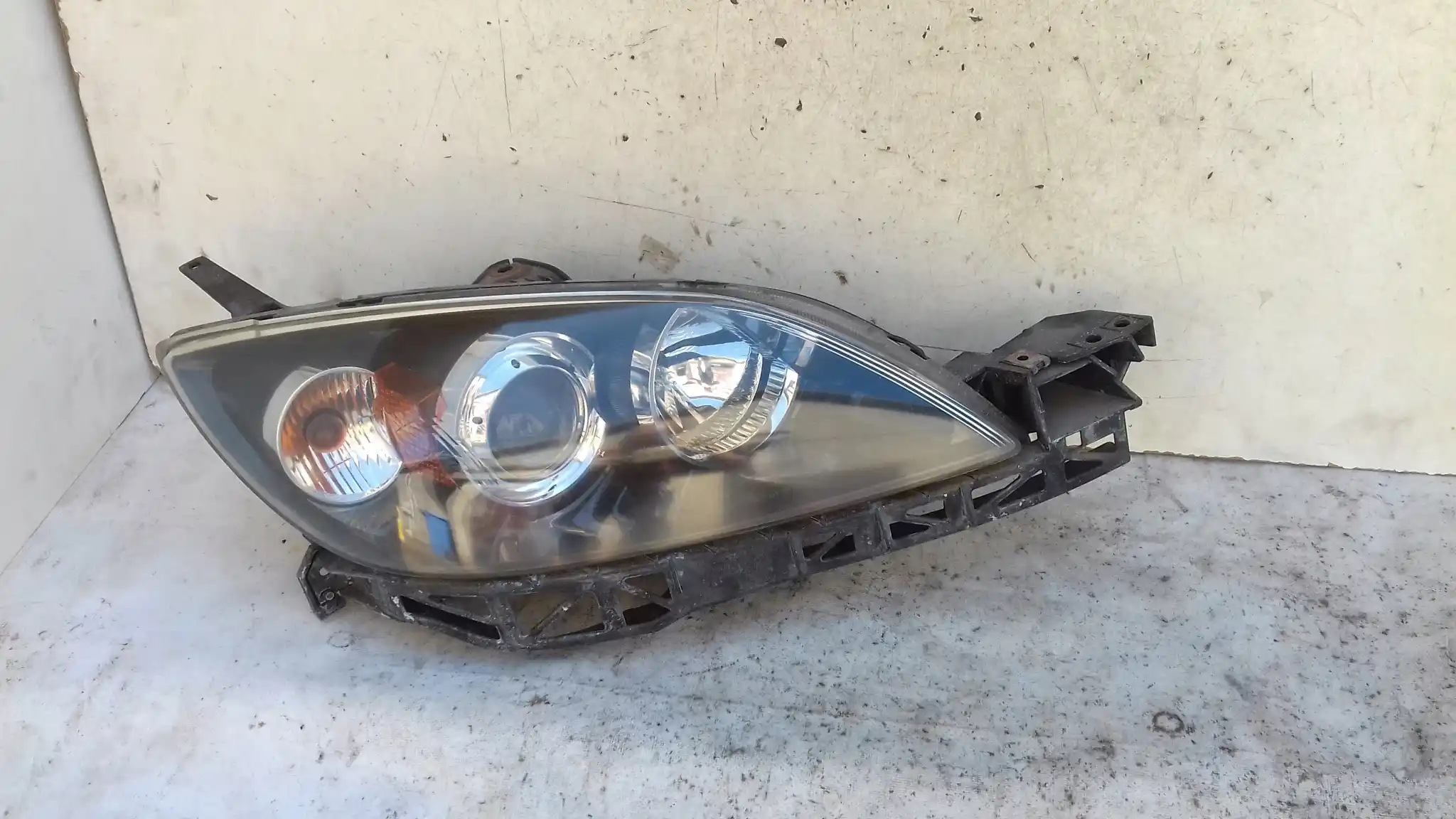 LAMPA PRAWY PRZÓD PRZEDNIA MAZDA 3 BK HB 03-