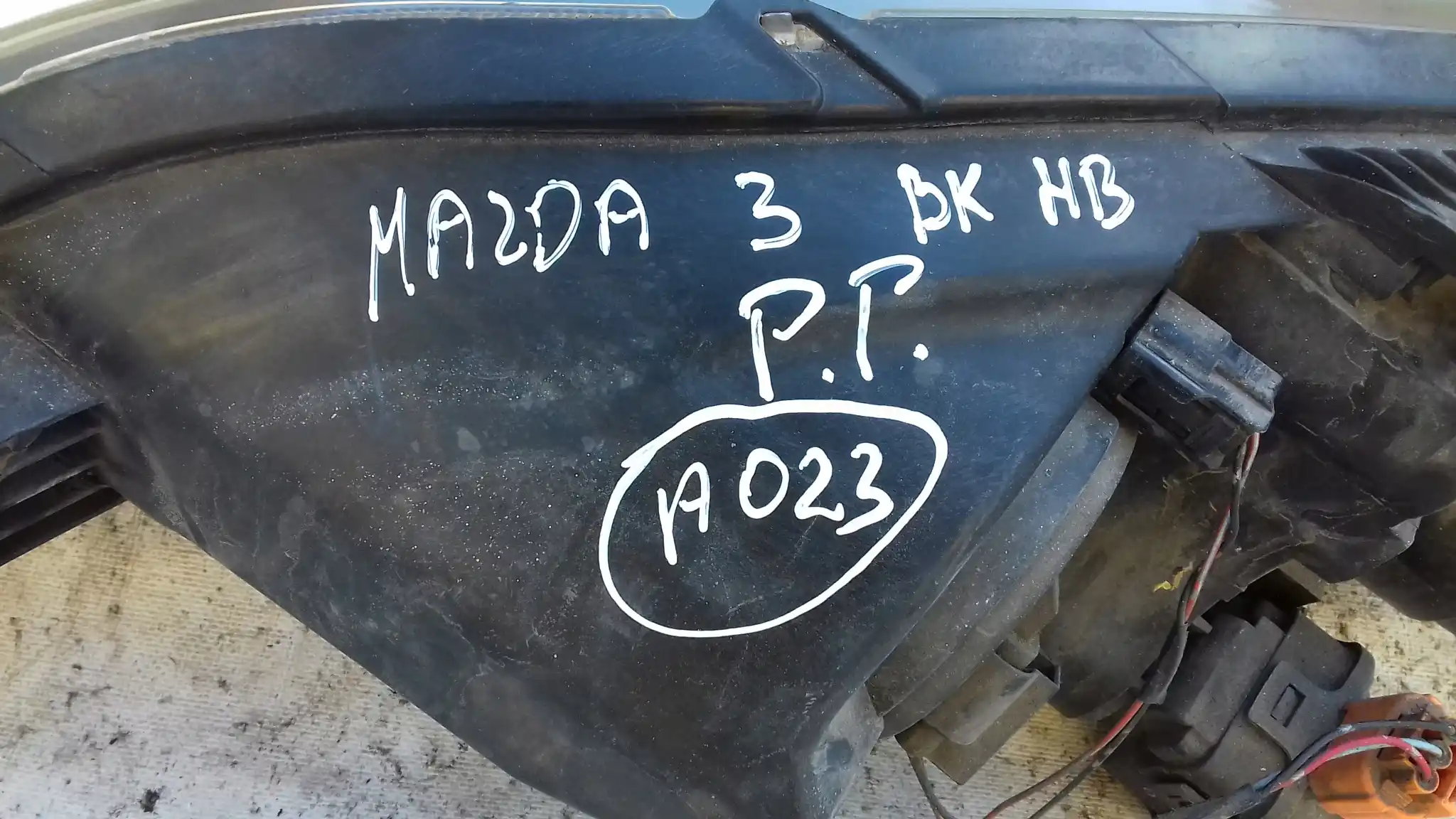 LAMPA PRAWY PRZÓD PRZEDNIA MAZDA 3 BK HB 03-
