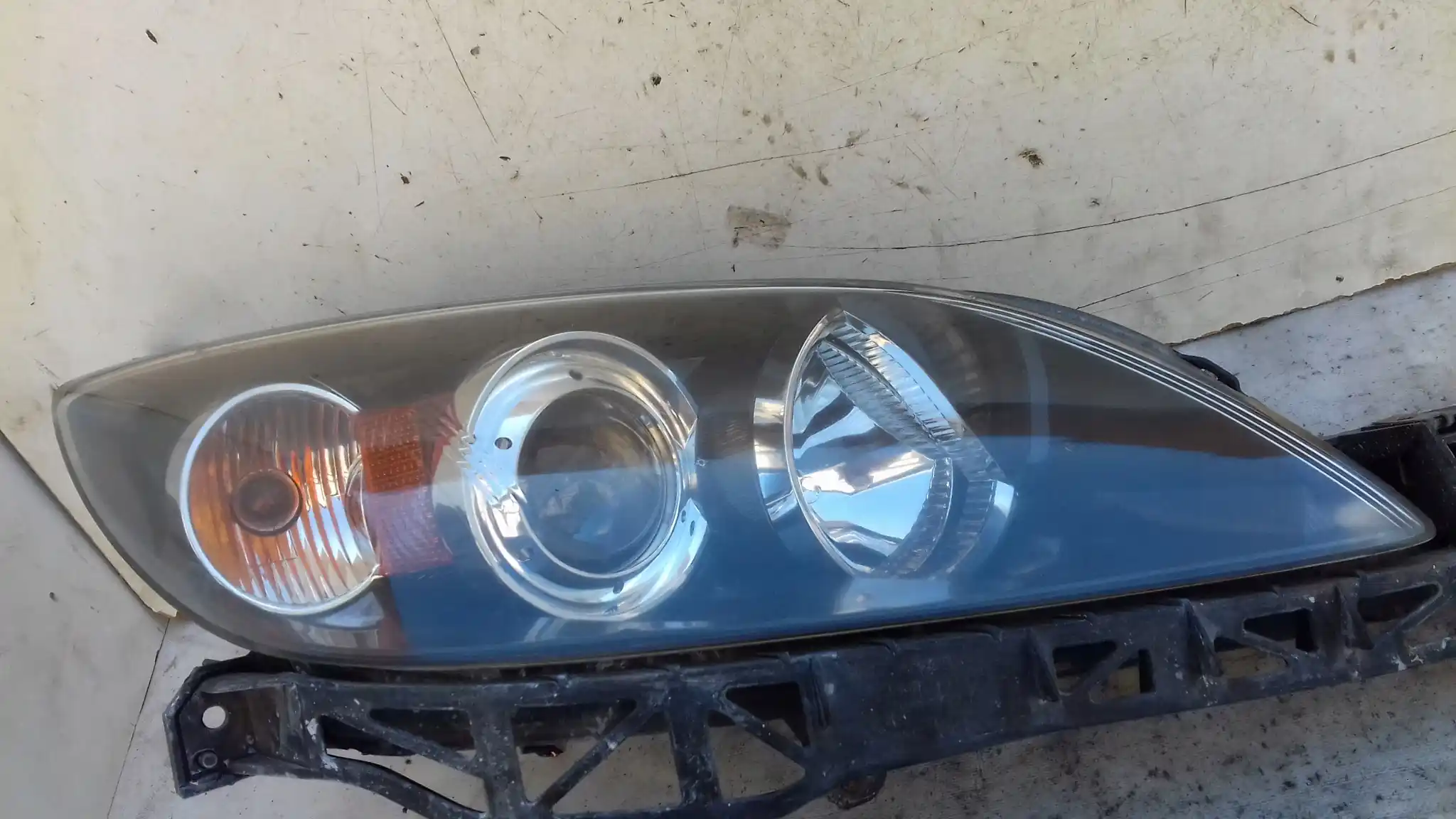 LAMPA PRAWY PRZÓD PRZEDNIA MAZDA 3 BK HB 03-