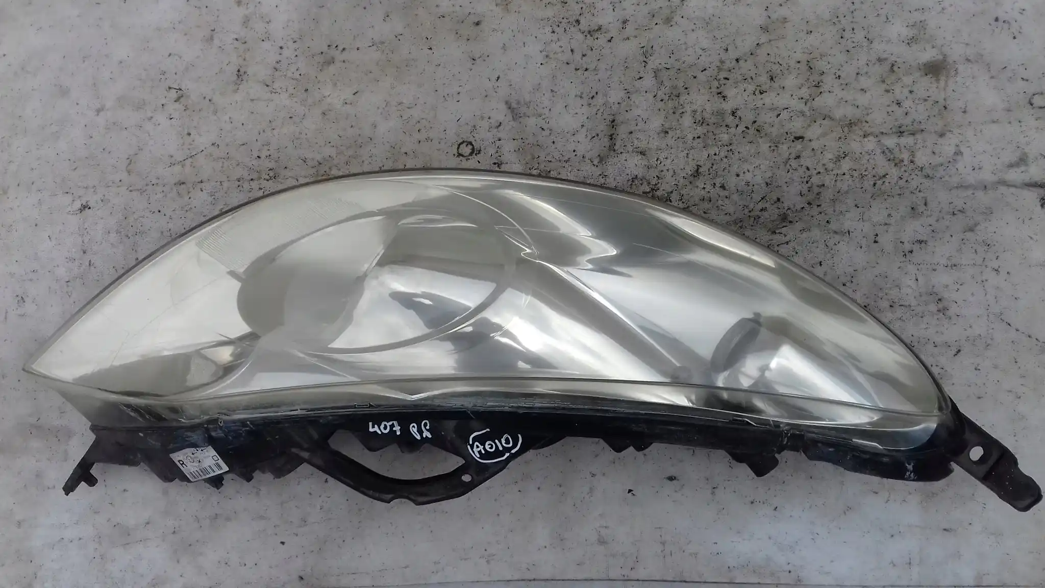 LAMPA PRAWY PRZÓD PRZEDNIA 0301213202 PEUGEOT 407 04-11
