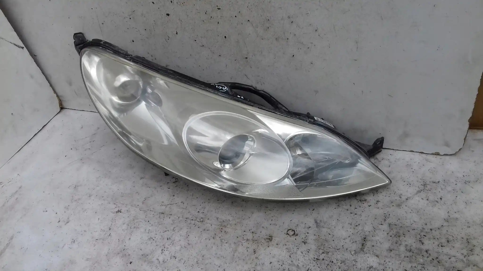 LAMPA PRAWY PRZÓD PRZEDNIA 0301213202 PEUGEOT 407 04-11