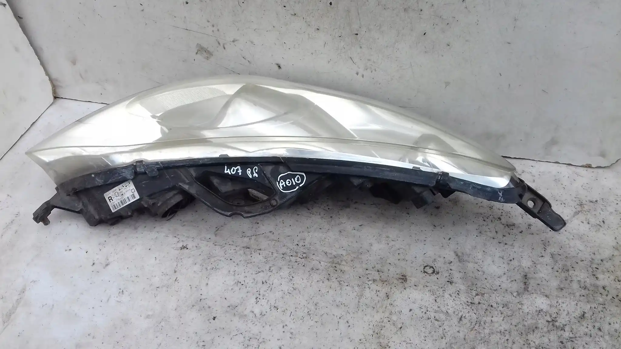 LAMPA PRAWY PRZÓD PRZEDNIA 0301213202 PEUGEOT 407 04-11