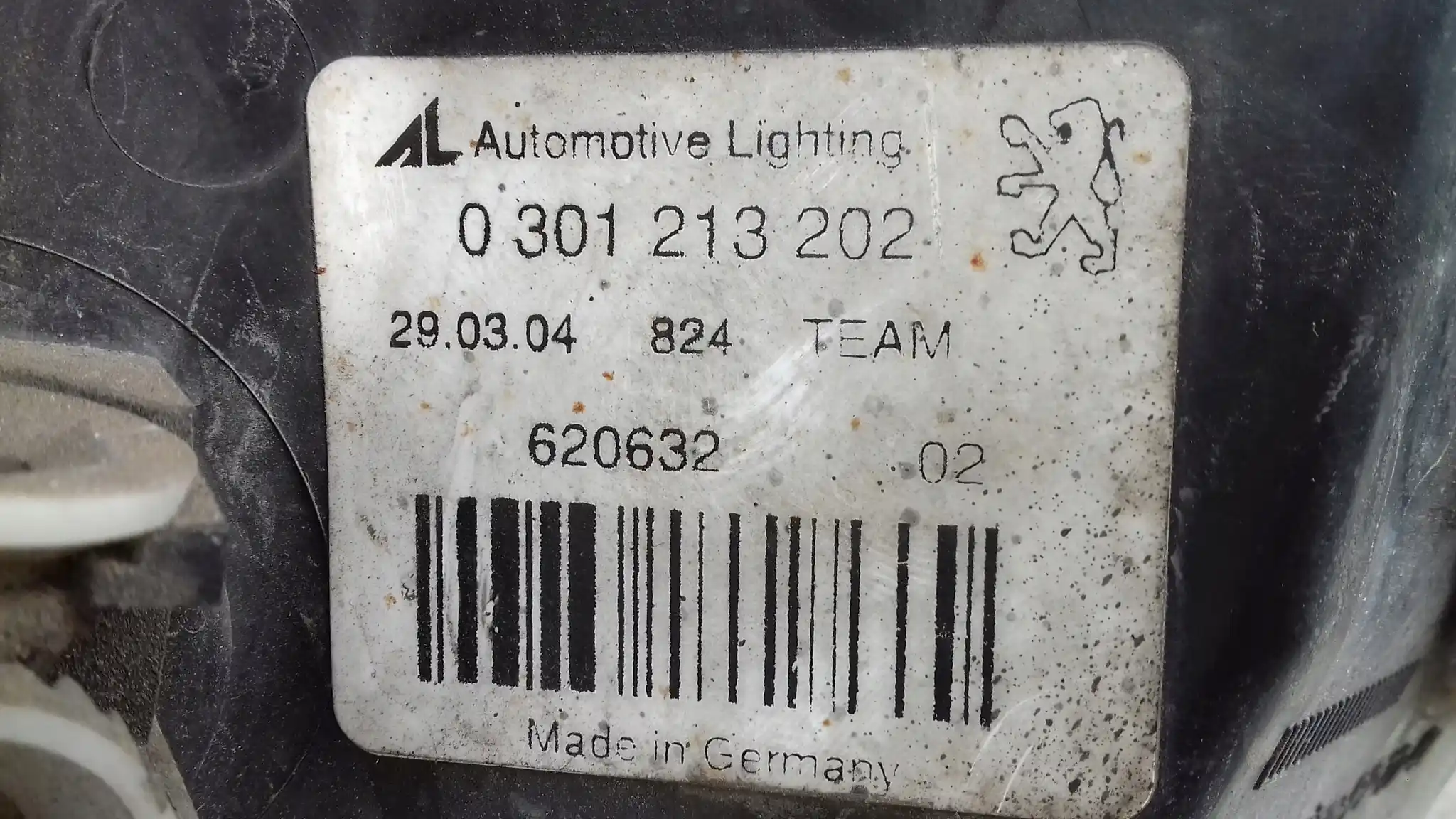 LAMPA PRAWY PRZÓD PRZEDNIA 0301213202 PEUGEOT 407 04-11