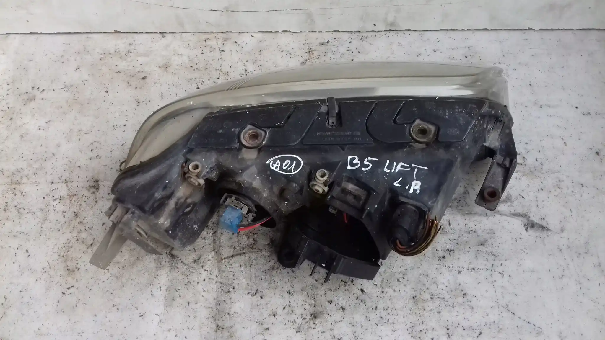 LAMPA LEWY PRZÓD PRZEDNIA 3B0941015AG VW PASSAT B5 LIFT 00-05