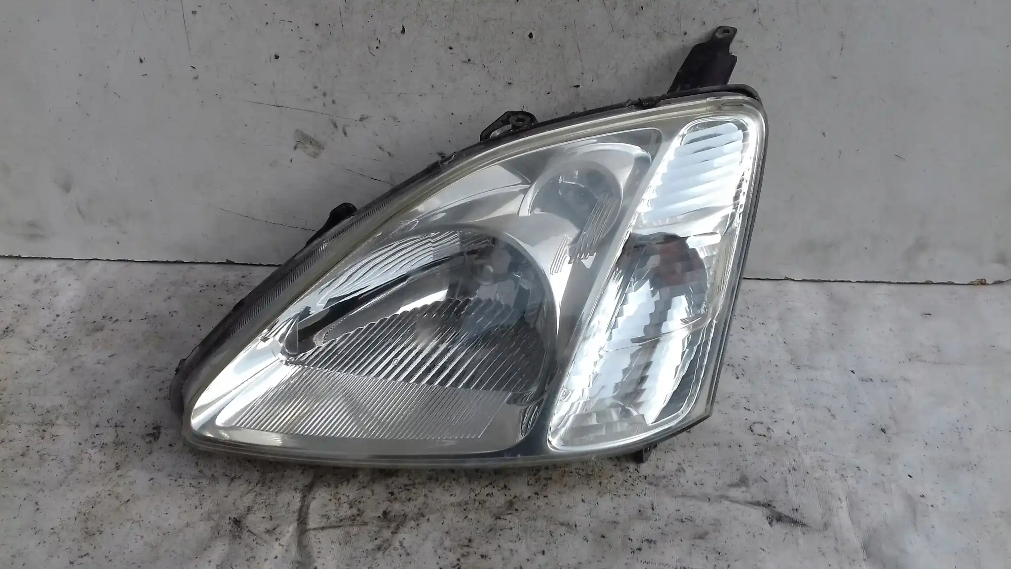 LAMPA LEWY PRZÓD PRZEDNIA 33150S6AG020 HONDA CIVIC VII HB 00-04