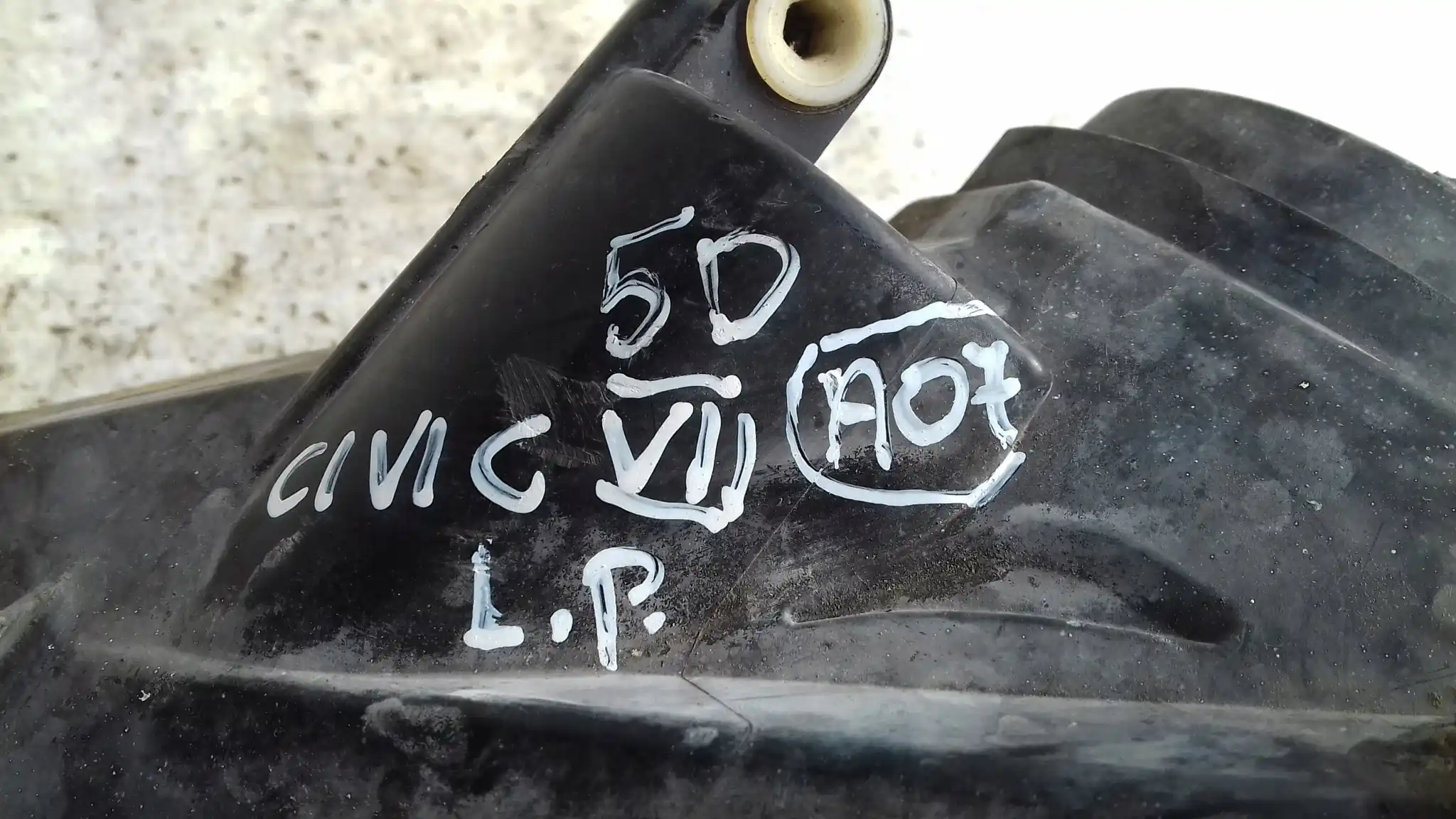 LAMPA LEWY PRZÓD PRZEDNIA 33150S6AG020 HONDA CIVIC VII HB 00-04