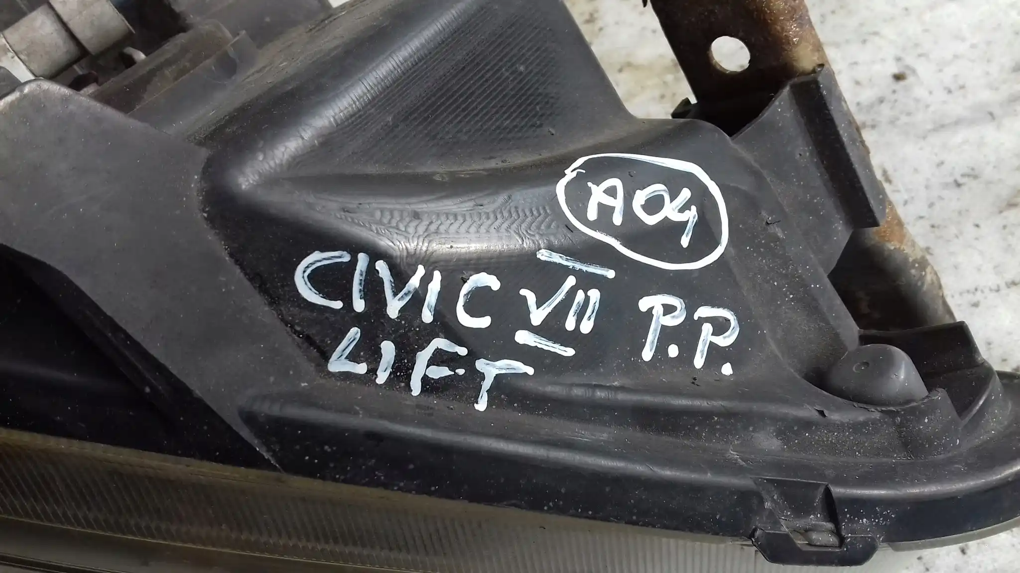 LAMPA PRAWY PRZÓD PRZEDNIA 33100S5TG61 HONDA CIVIC VII LIFT HB 04-06