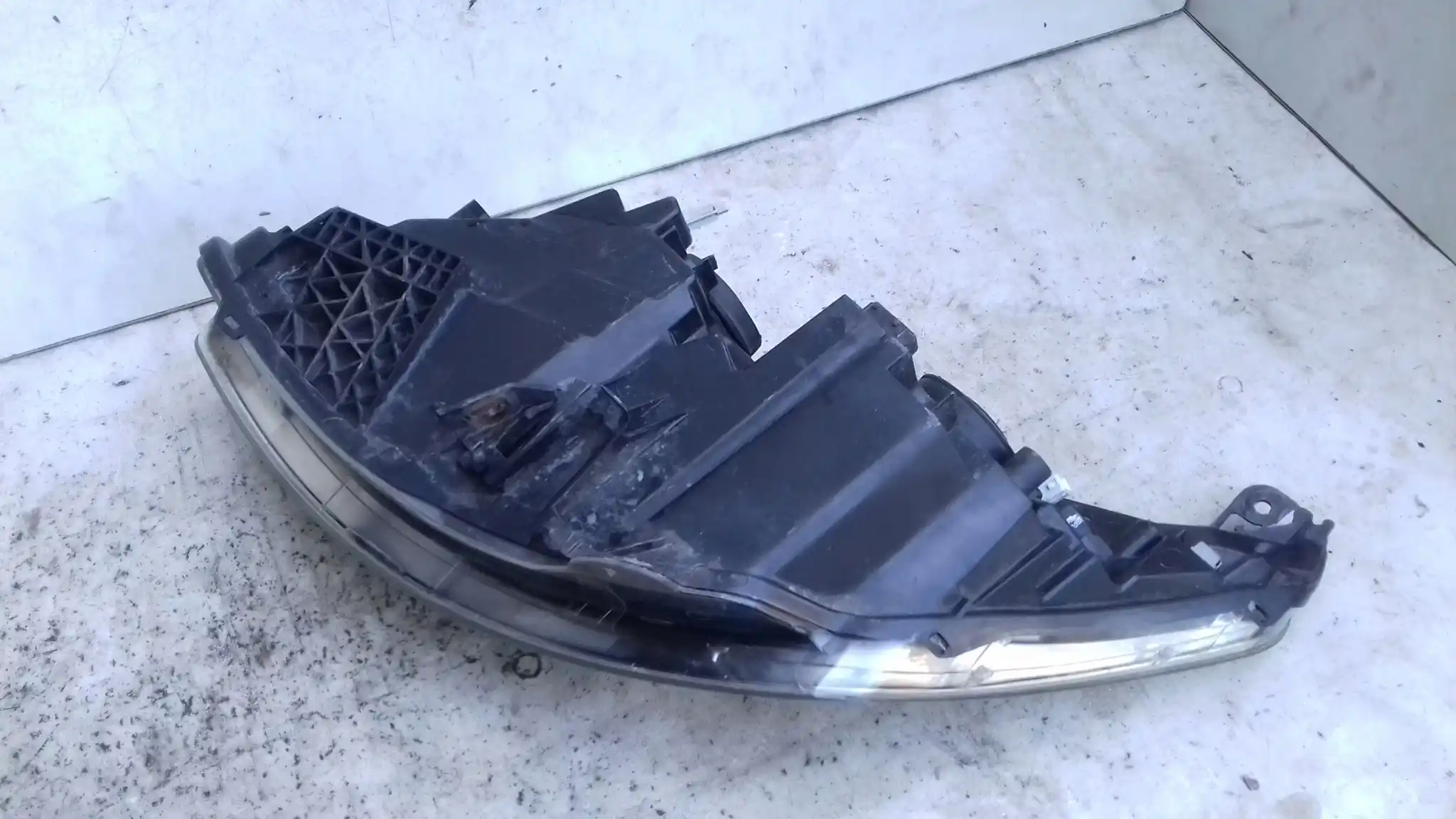 LAMPA PRAWY PRZÓD PRZEDNIA CITROEN C4 I 04-