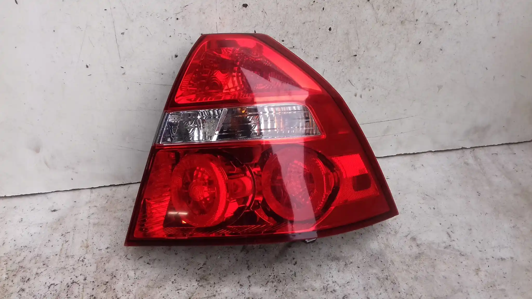 LAMPA PRAWY TYŁ TYLNA CHEVROLET AVEO T250 05-
