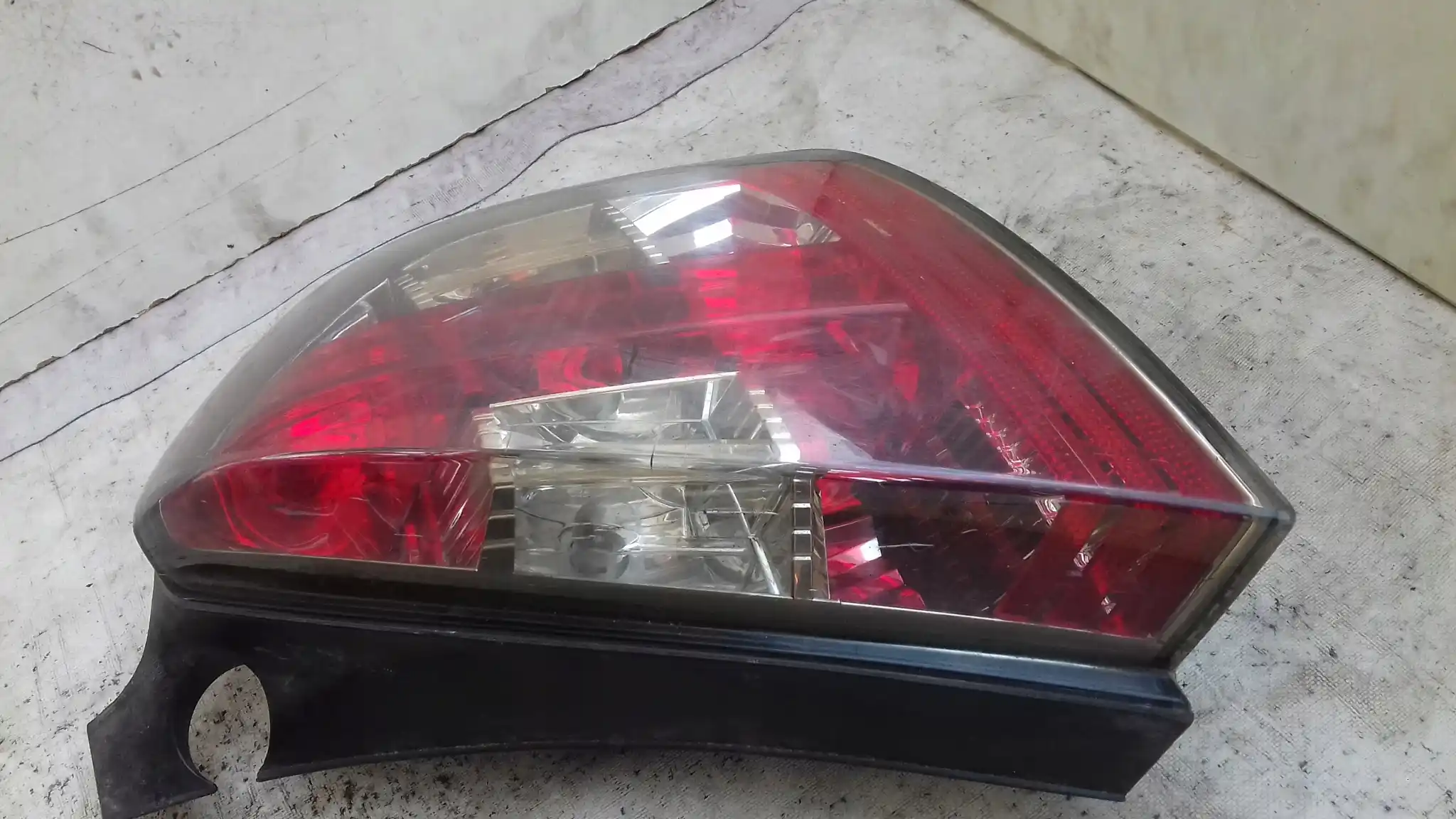 LAMPA PRAWY TYŁ TYLNA FIAT STILO 3D 01-