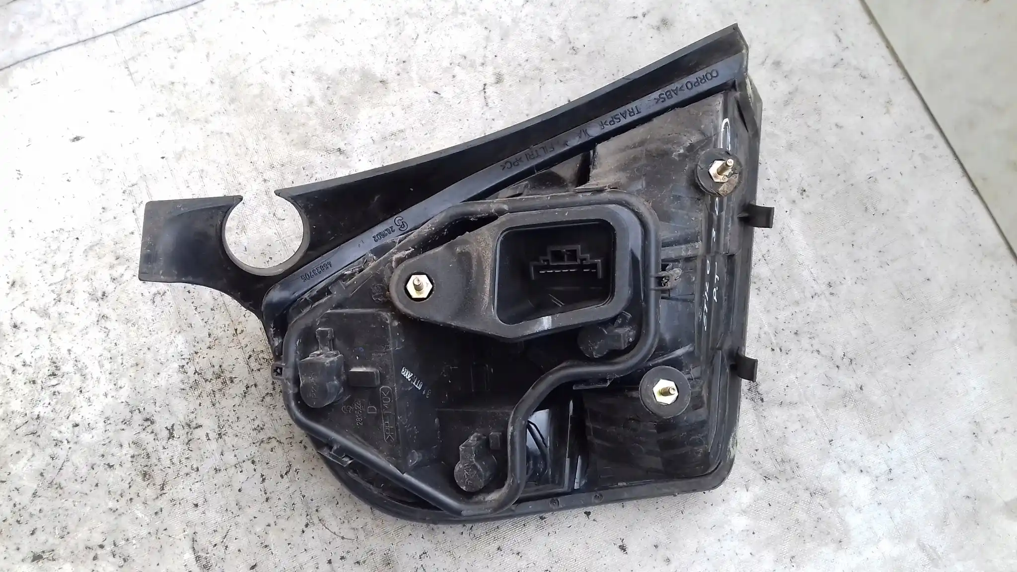 LAMPA PRAWY TYŁ TYLNA FIAT STILO 3D 01-
