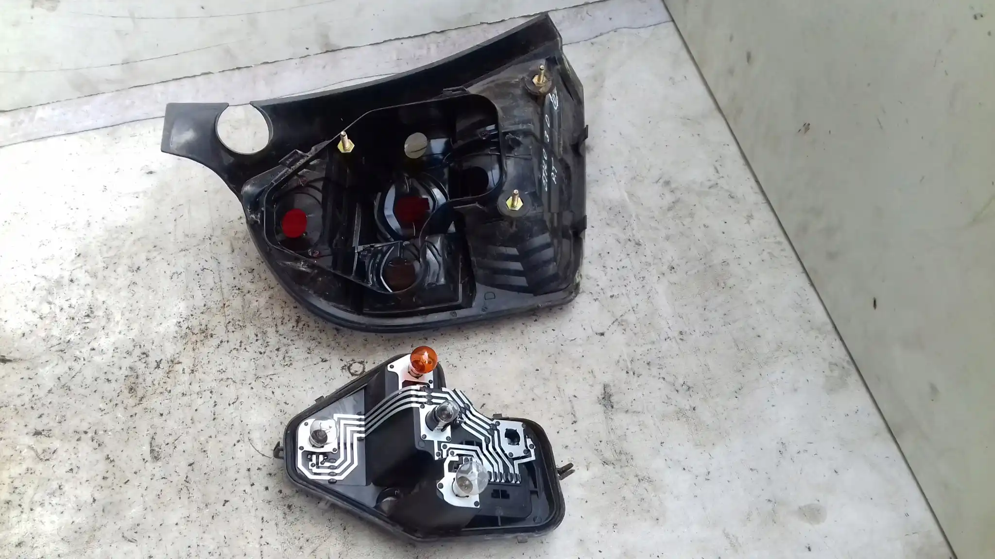 LAMPA PRAWY TYŁ TYLNA FIAT STILO 3D 01-