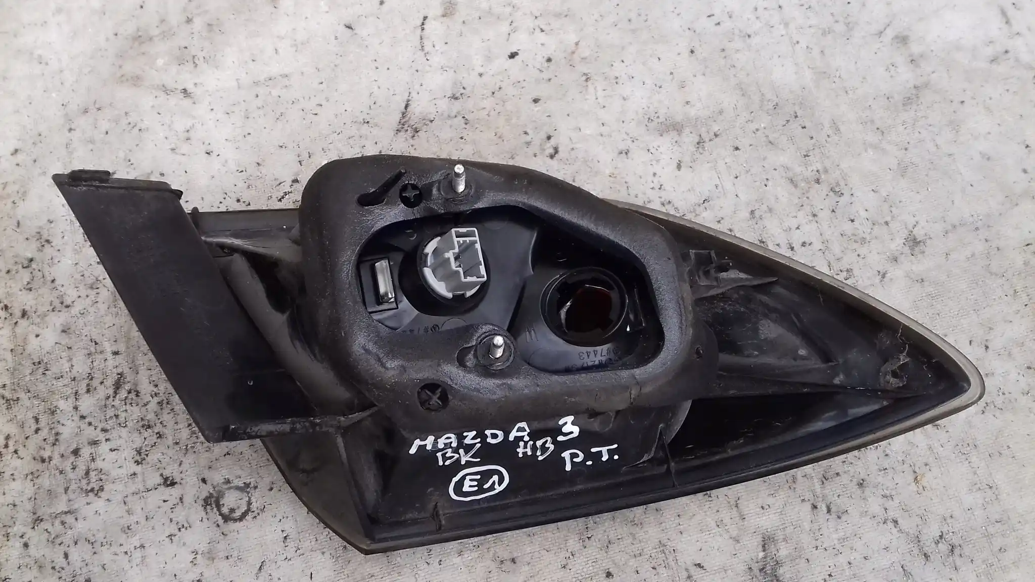 LAMPA PRAWY TYŁ TYLNA MAZDA 3 BK HB 03-