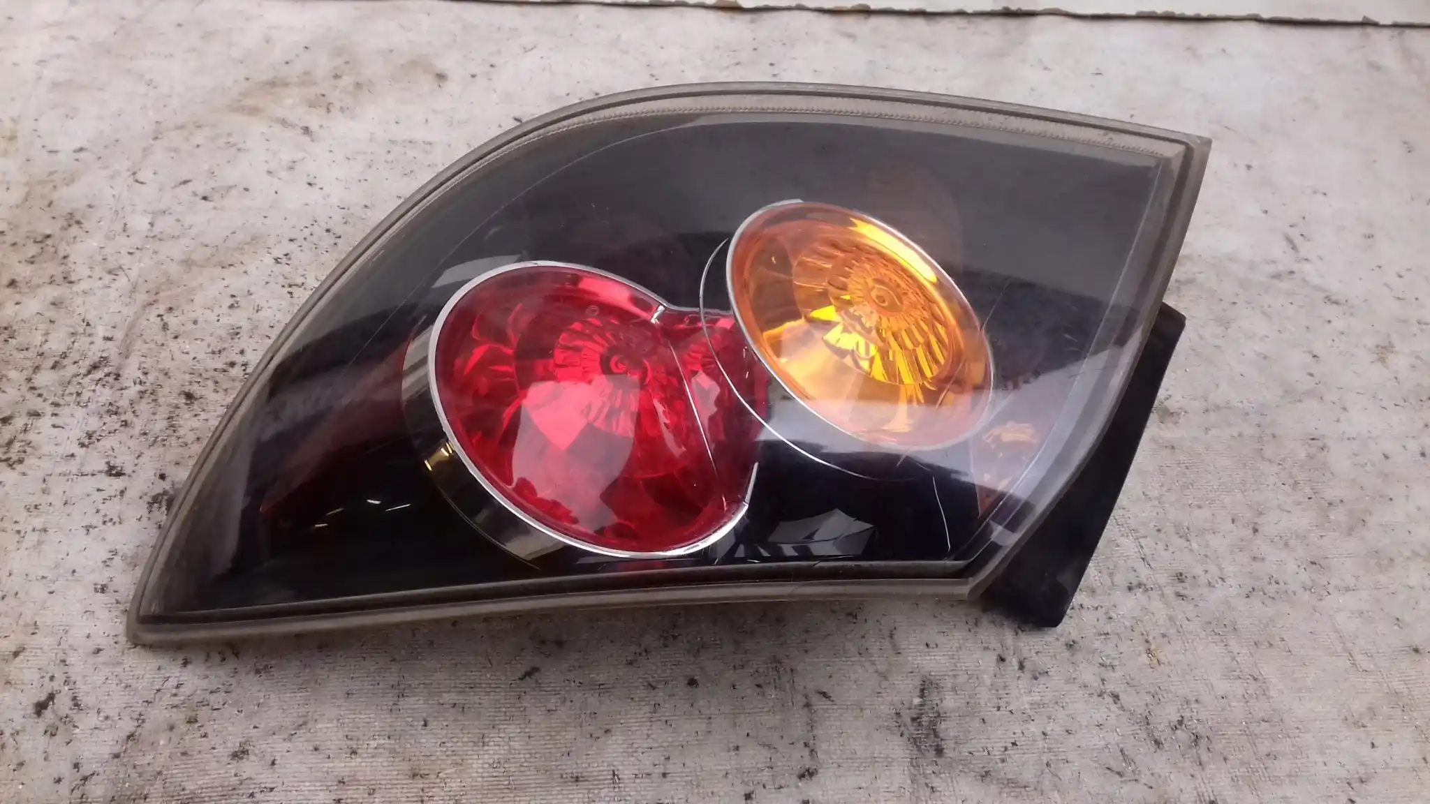 LAMPA PRAWY TYŁ TYLNA MAZDA 3 BK HB 03-