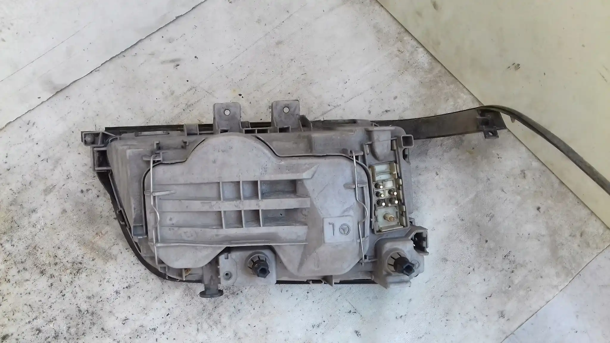LAMPA LEWY PRZÓD PRZEDNIA MERCEDES C KLASA W202 93-