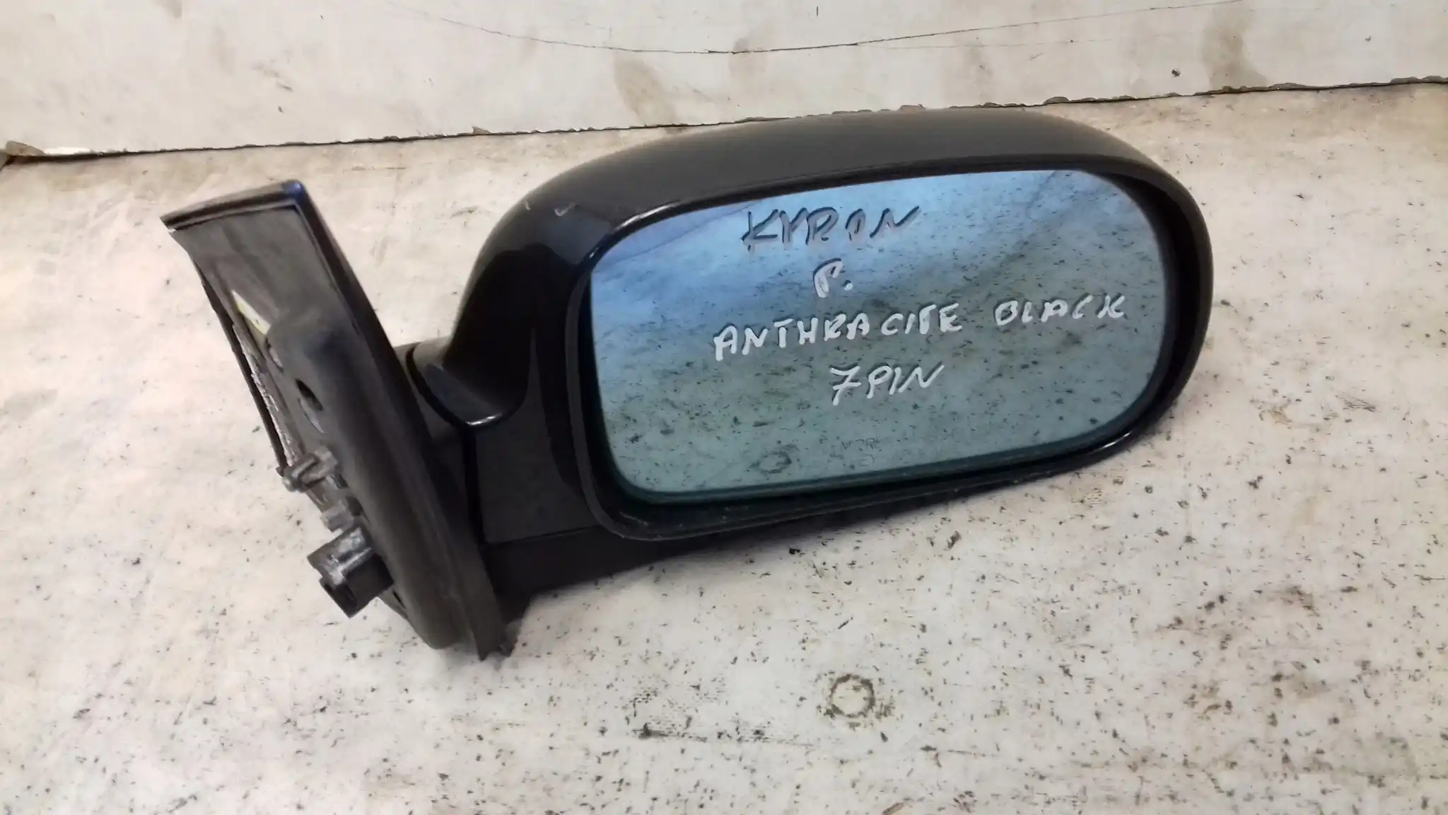 LUSTERKO PRAWE ELEKTRYCZNE 7 PIN SSANGYONG KYRON LIFT 07- ANTHRACITE BLACK