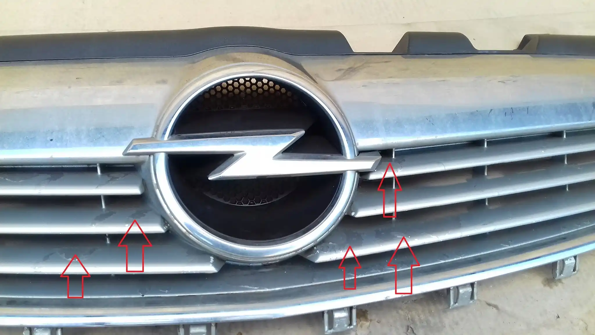 GRILL ATRAPA CHŁODNICY GM13157590 OPEL ZAFIRA B 05-