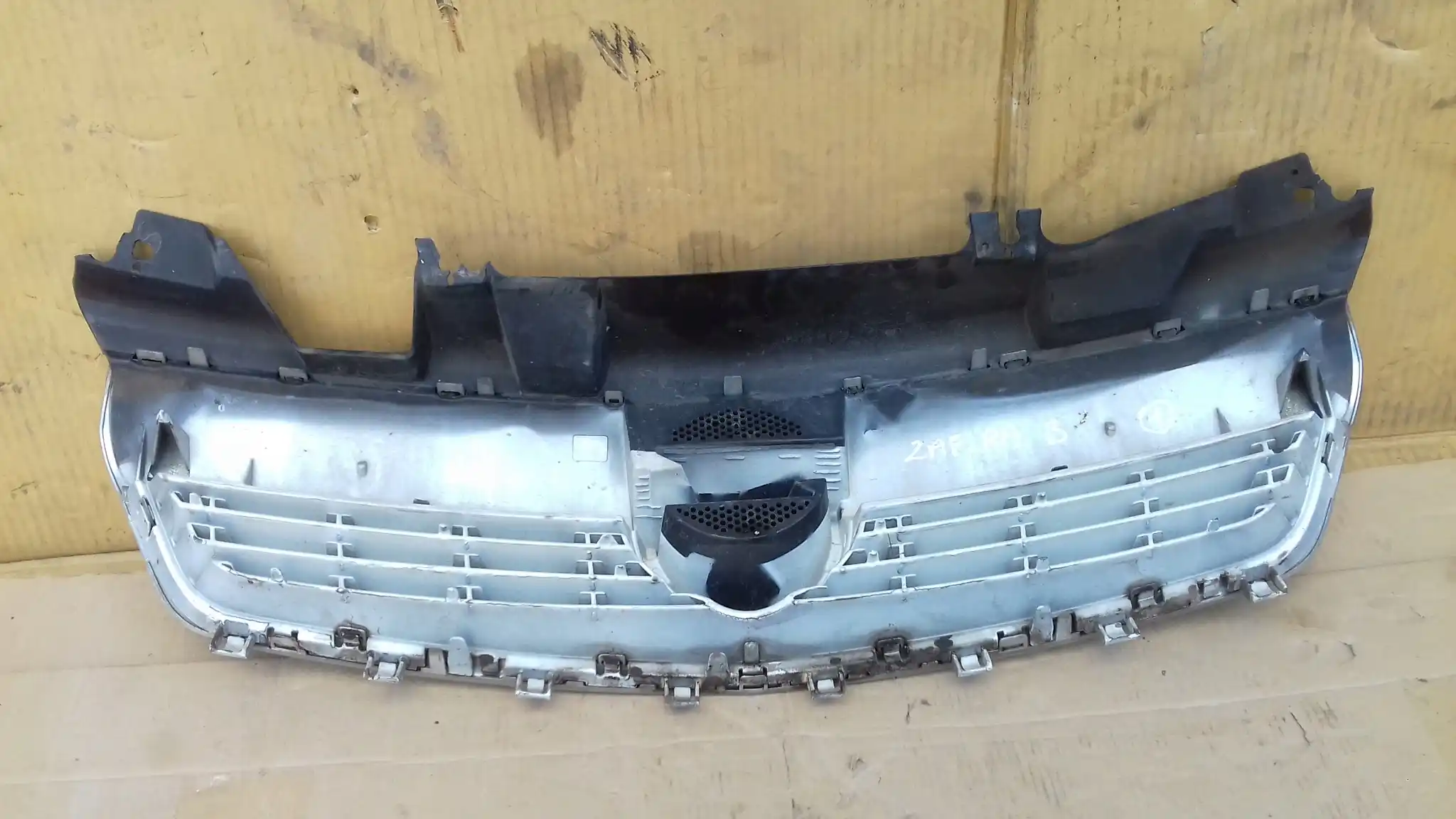GRILL ATRAPA CHŁODNICY GM13157590 OPEL ZAFIRA B 05-
