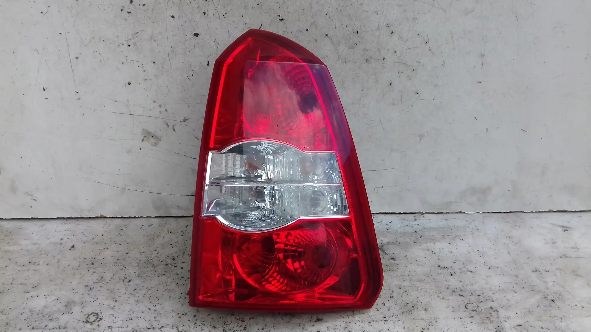 LAMPA PRAWY TYŁ TYLNA CHEVROLET LACETTI NUBIRA III KOMBI 03-
