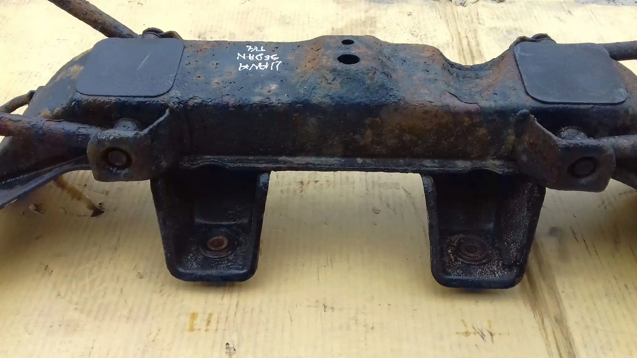 SANKI BELKA ZAWIESZENIA TYŁ TYLNA SUZUKI LIANA SEDAN 1.4 DDIS 01-