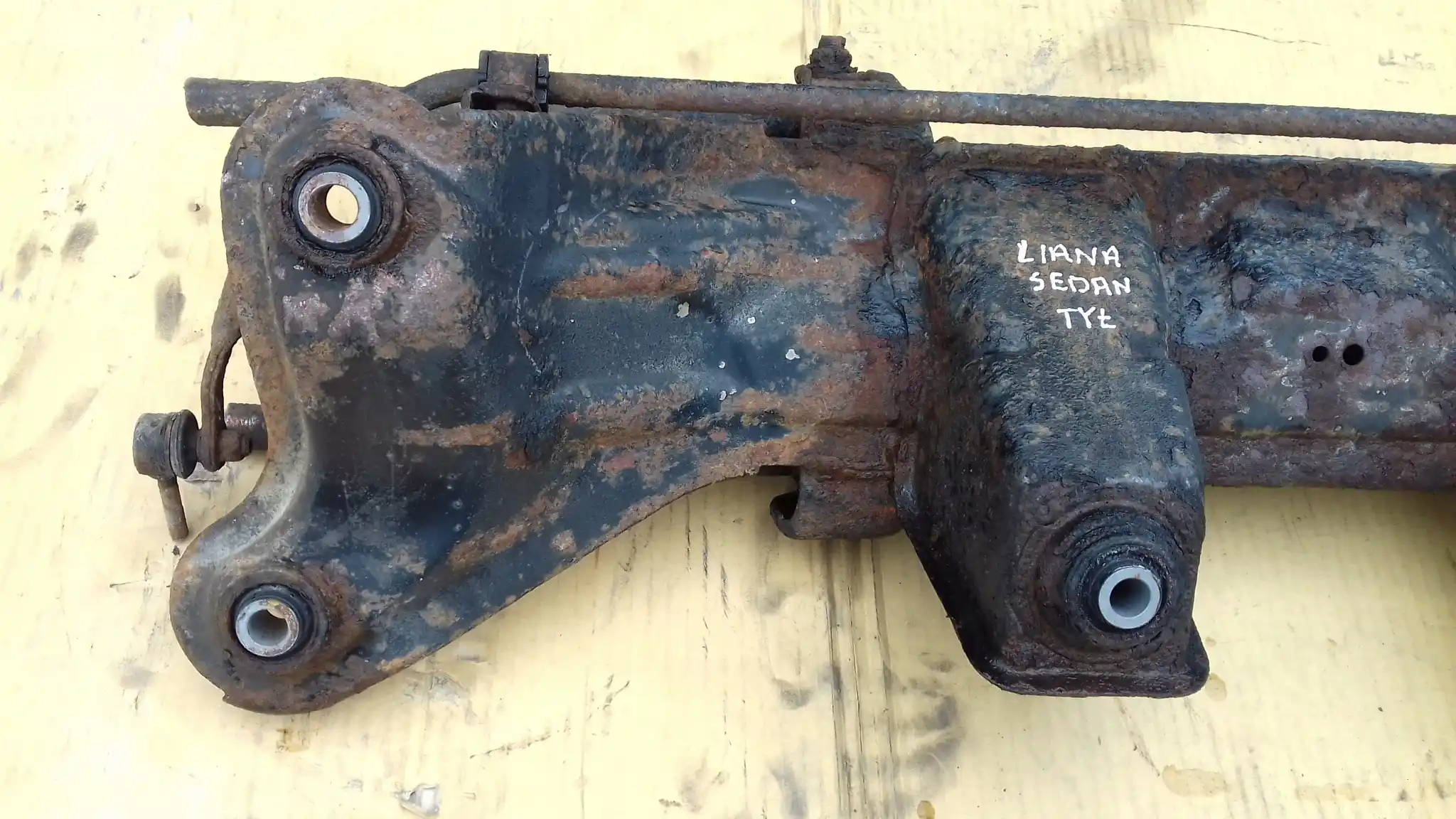 SANKI BELKA ZAWIESZENIA TYŁ TYLNA SUZUKI LIANA SEDAN 1.4 DDIS 01-