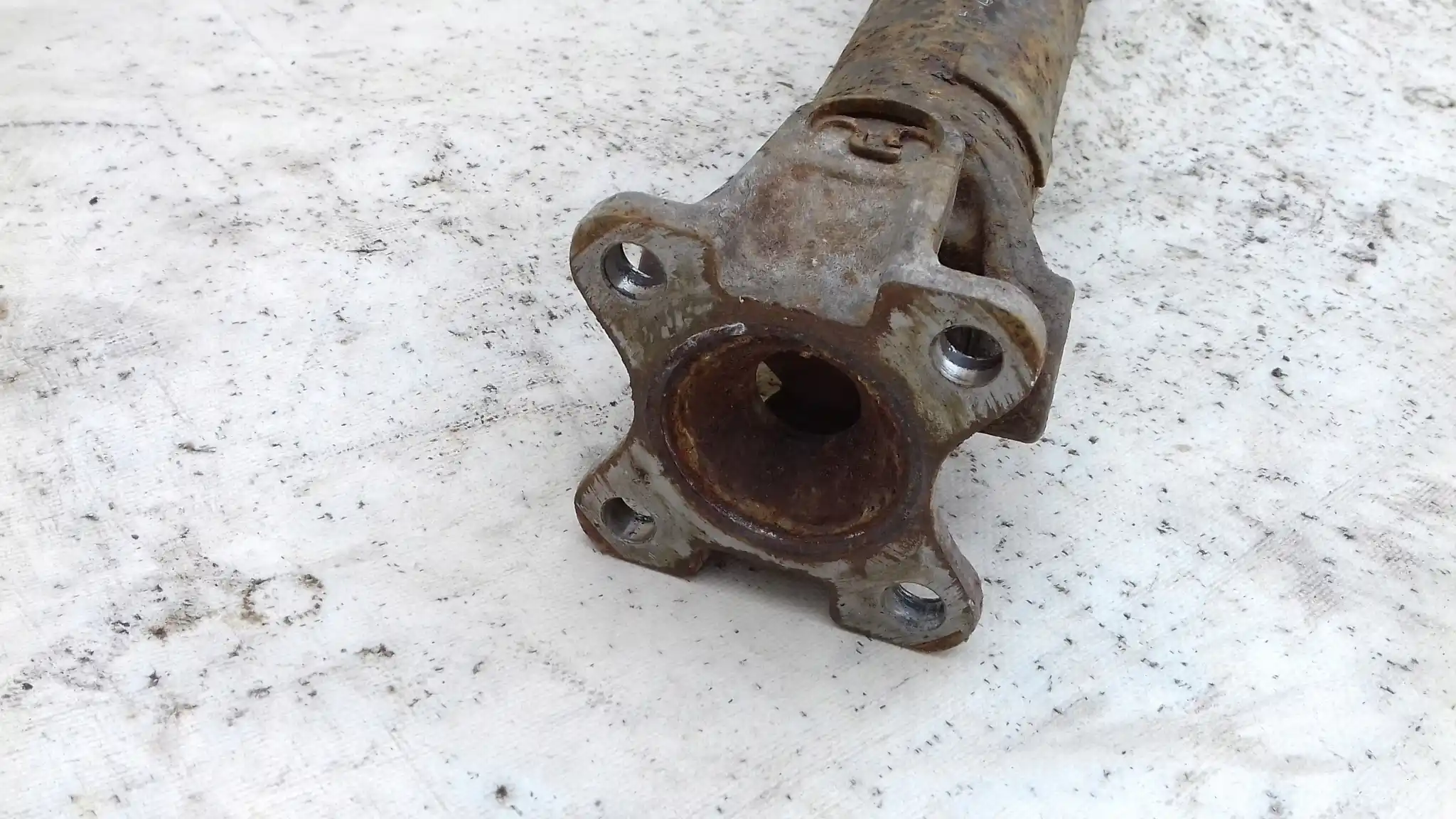 WAŁ NAPĘDOWY PRZÓD KRÓTKI 63,5CM 3310009001 SSANGYONG KYRON 2.0 XDI 05-