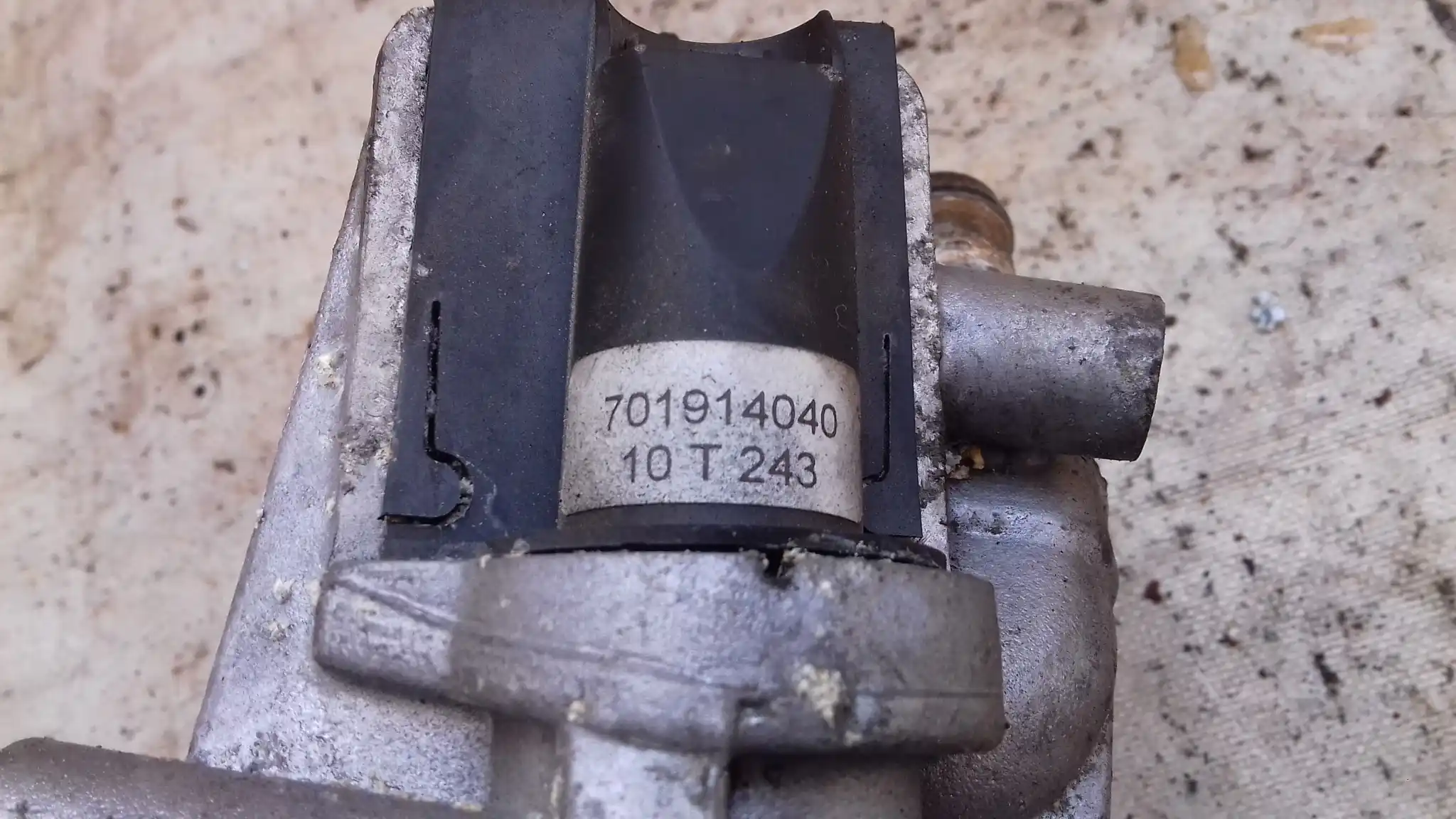 ZAWÓR EGR CHŁODNICA SPALIN 9U3Q9U438CA CITROEN C5 III X7 3.0 HDI 08-
