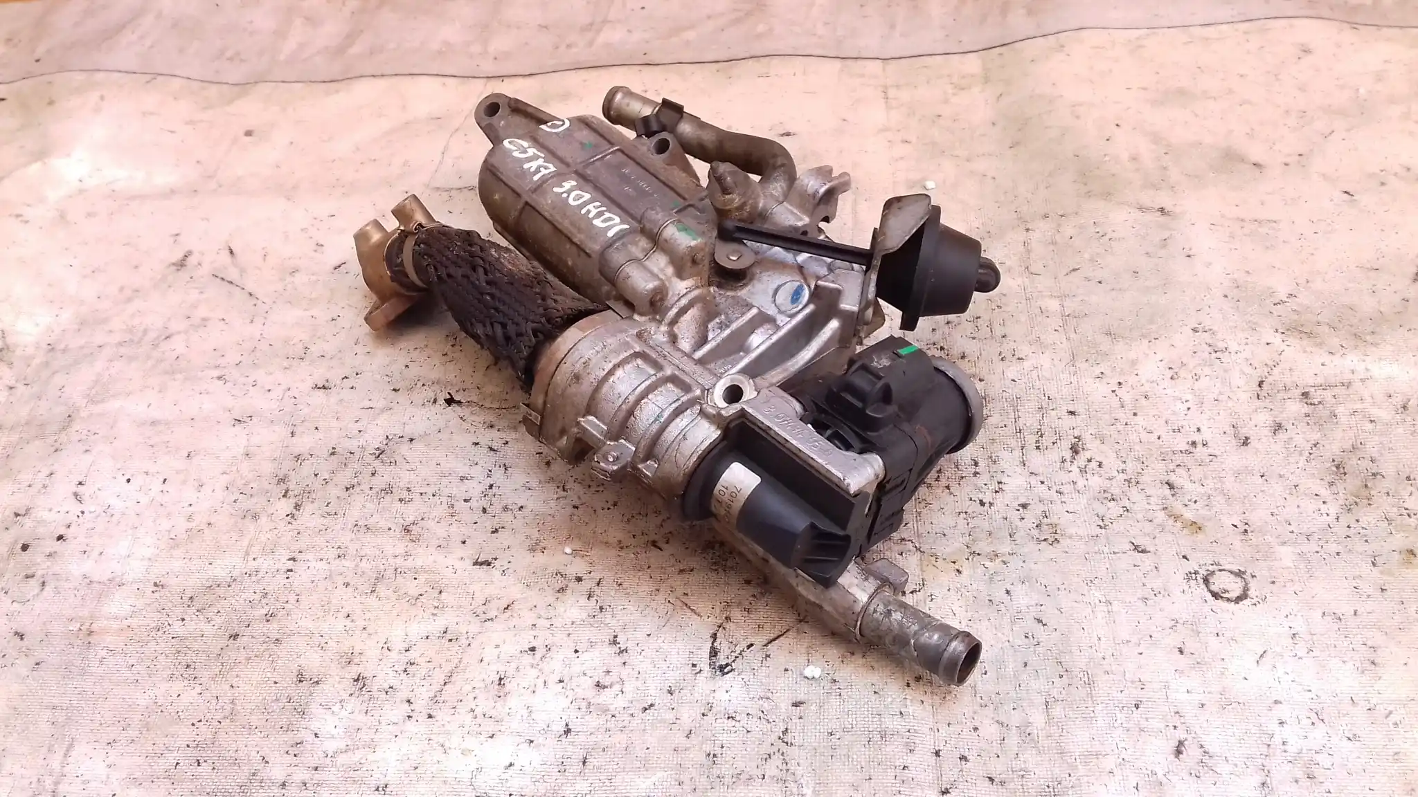 ZAWÓR EGR CHŁODNICA SPALIN 9U3Q9U438DA CITROEN C5 III X7 3.0 HDI 08-