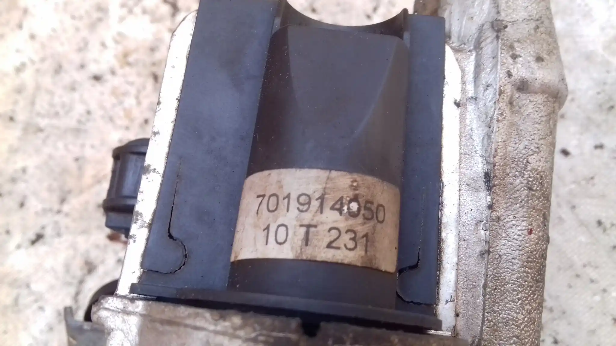 ZAWÓR EGR CHŁODNICA SPALIN 9U3Q9U438DA CITROEN C5 III X7 3.0 HDI 08-