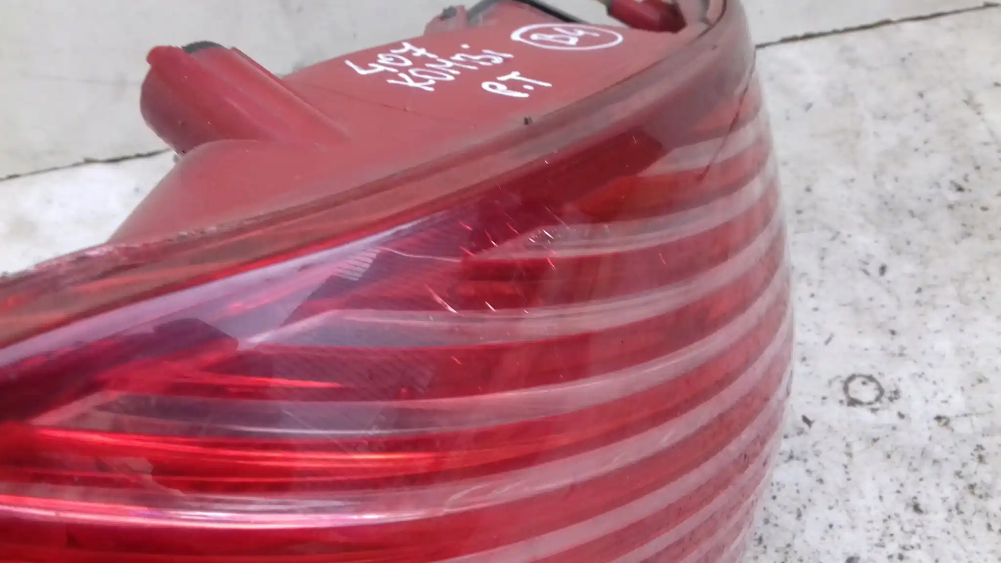 LAMPA PRAWY TYŁ TYLNA PEUGEOT 407 SW KOMBI 04-
