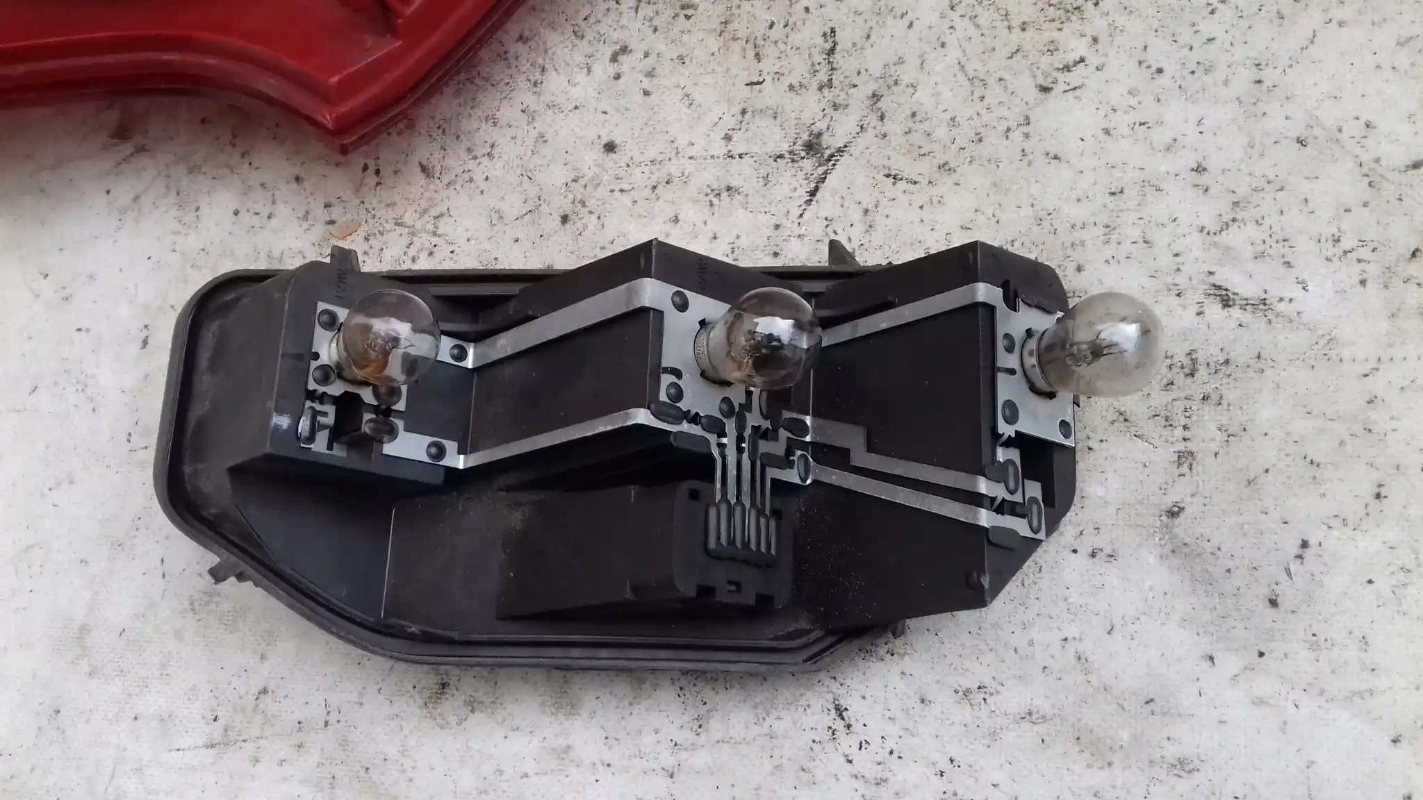 LAMPA PRAWY TYŁ TYLNA PEUGEOT 407 SW KOMBI 04-