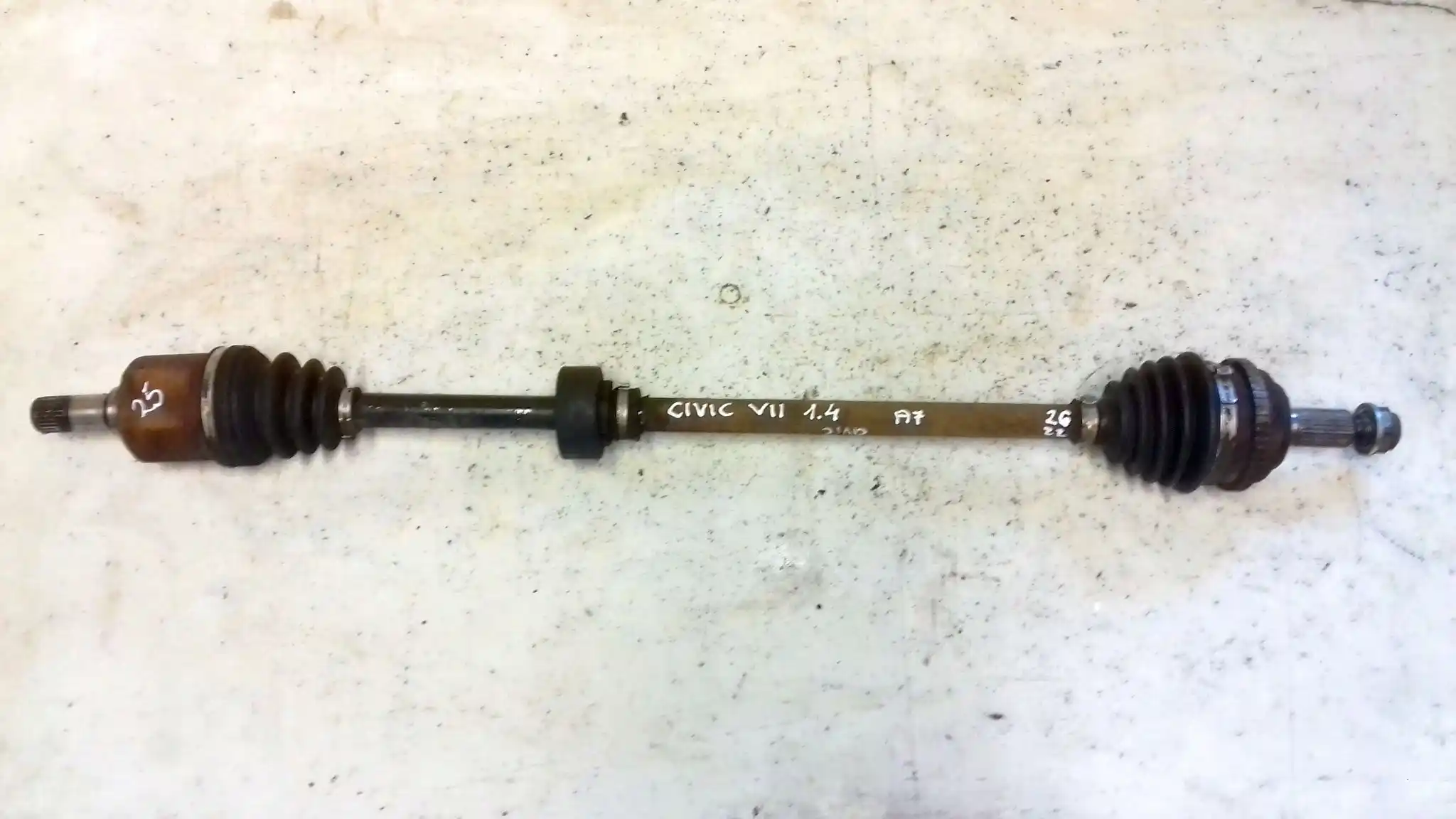 PÓŁOŚ LEWA DŁUGA HONDA CIVIC VII 1.4 16V 00-05