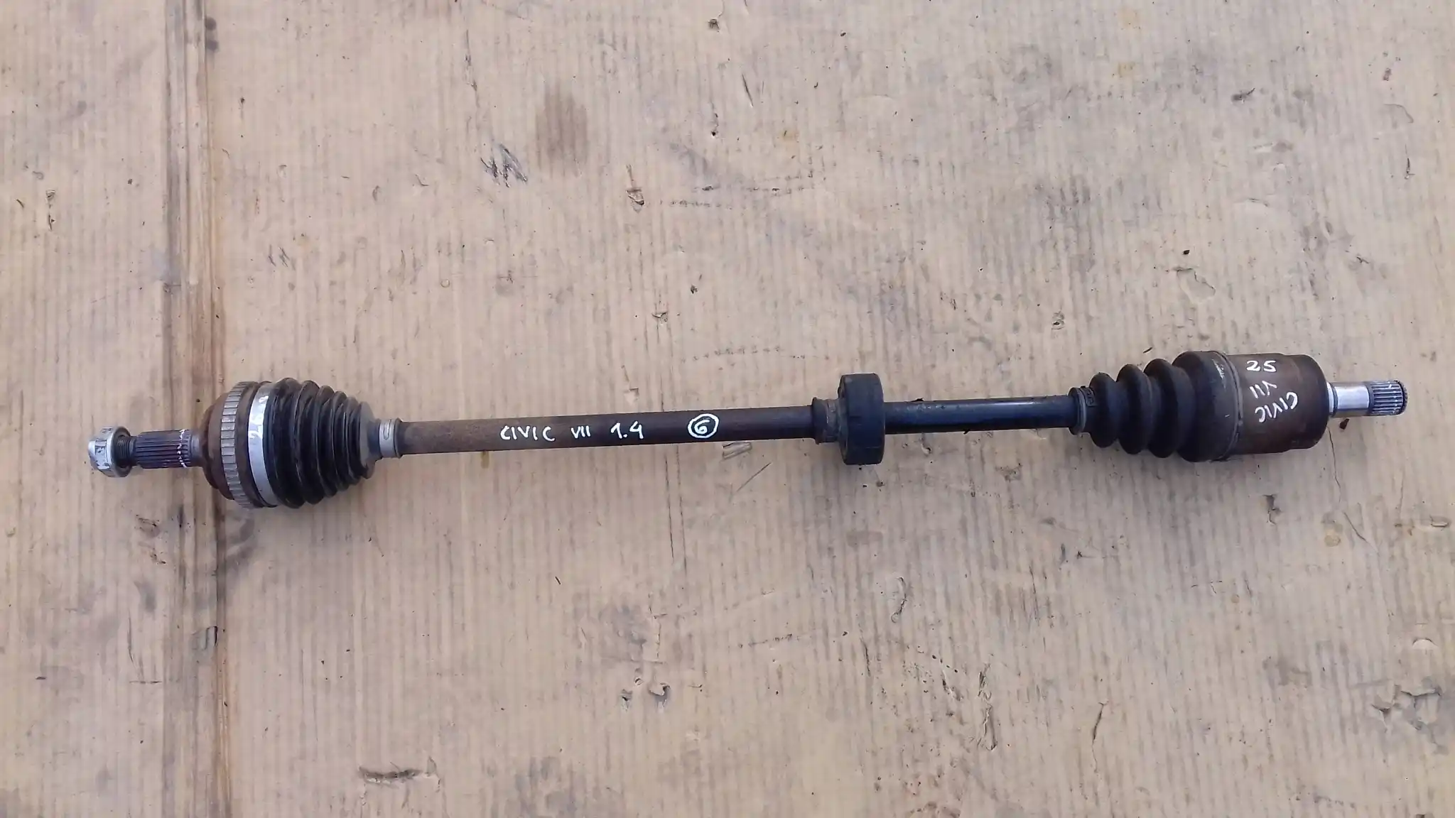 PÓŁOŚ LEWA DŁUGA 26/25Z HONDA CIVIC VII 1.4 16V 00-05