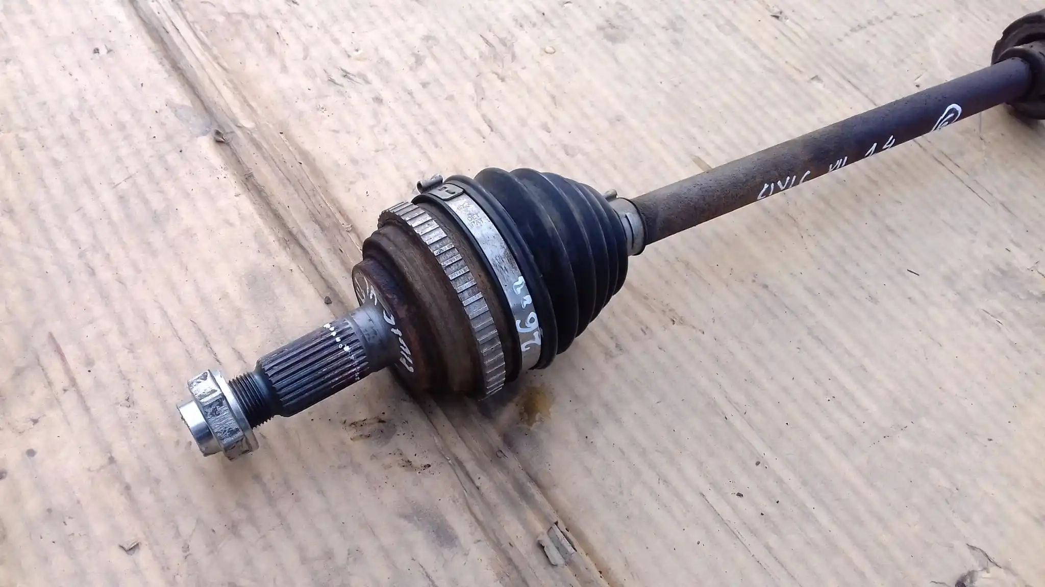 PÓŁOŚ LEWA DŁUGA 26/25Z HONDA CIVIC VII 1.4 16V 00-05