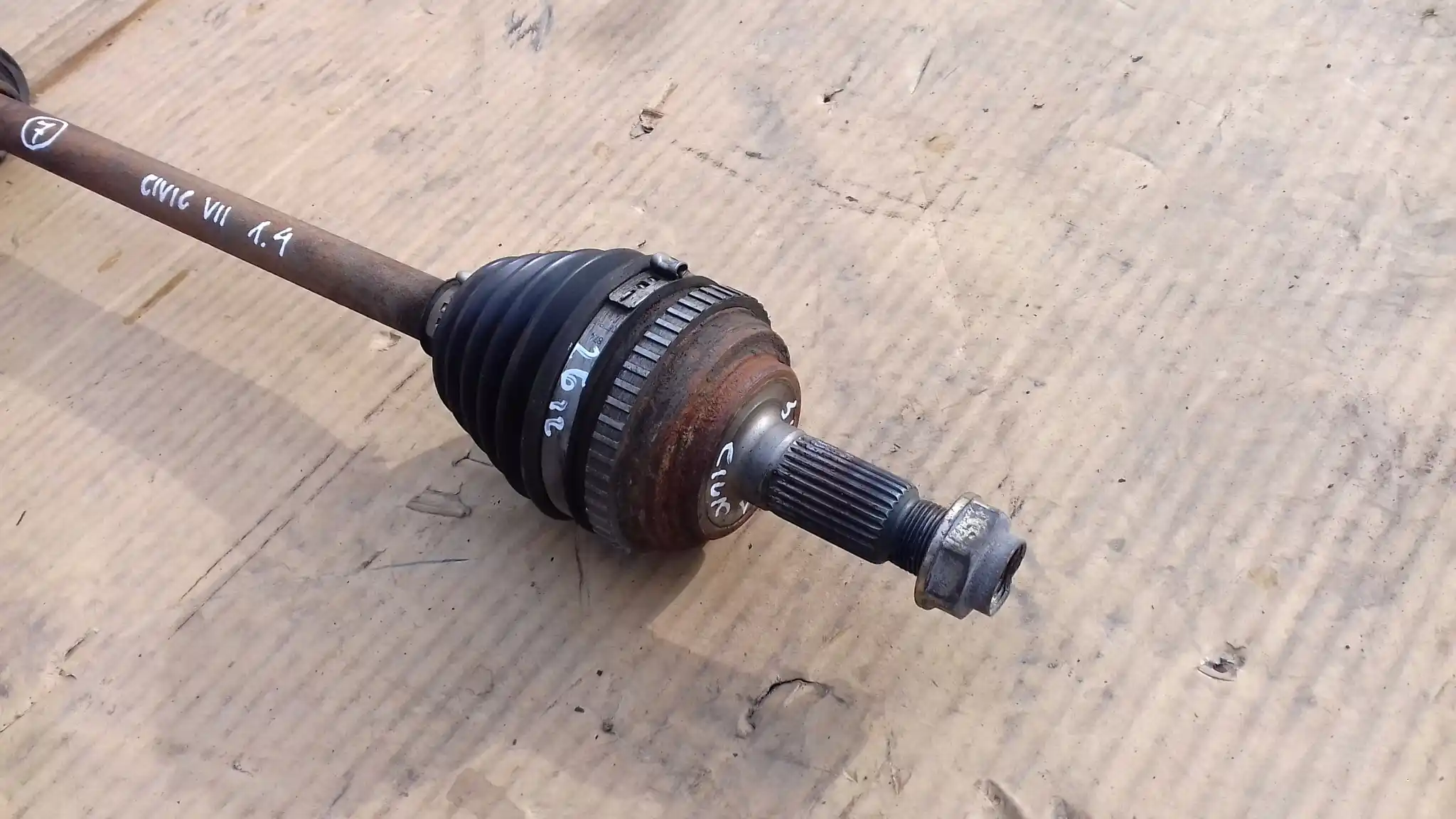 PÓŁOŚ LEWA DŁUGA 26/25Z HONDA CIVIC VII 1.4 16V 00-05