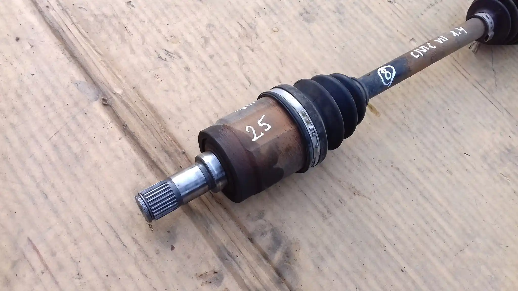 PÓŁOŚ PRAWA KRÓTKA 26/25Z HONDA CIVIC VII 1.4 16V 00-05