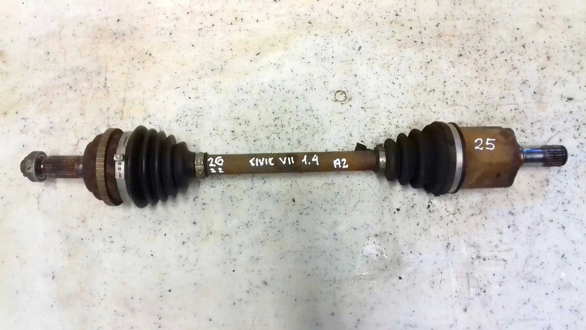 PÓŁOŚ PRAWA KRÓTKA HONDA CIVIC VII 1.4 16V 00-05