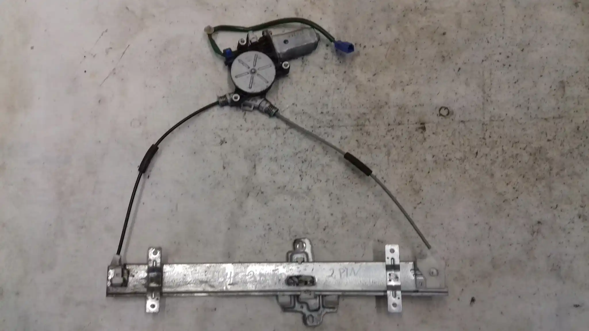 MECHANIZM SILNICZEK SZYBY PRAWY PRZÓD 2 PIN HONDA CIVIC VII 3D HB 00-