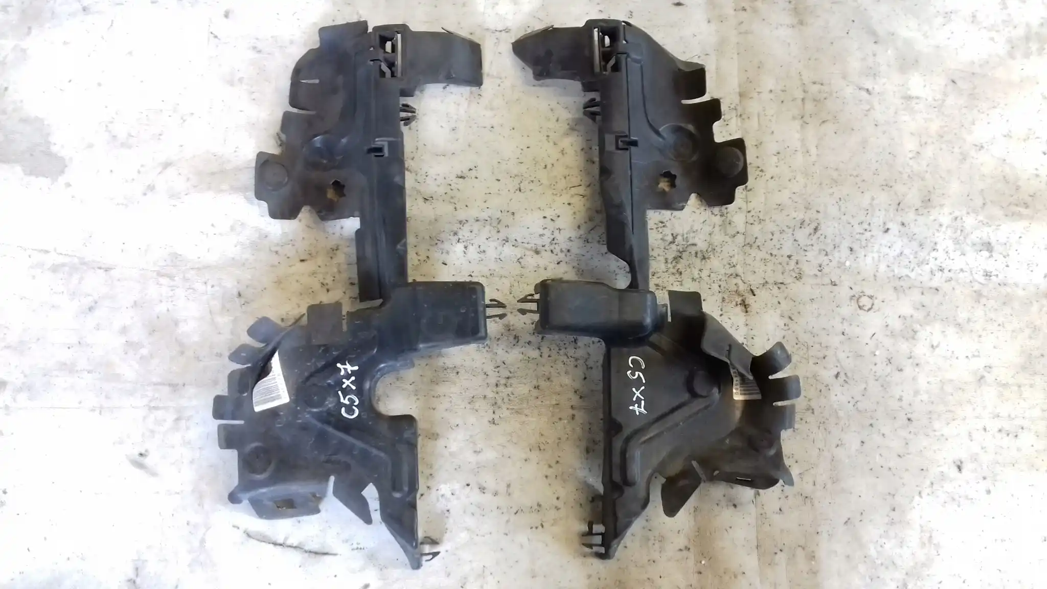 KIEROWNICA POWIETRZA LEWA PRAWA CITROEN C5 III X7 3.0 HDI 08-