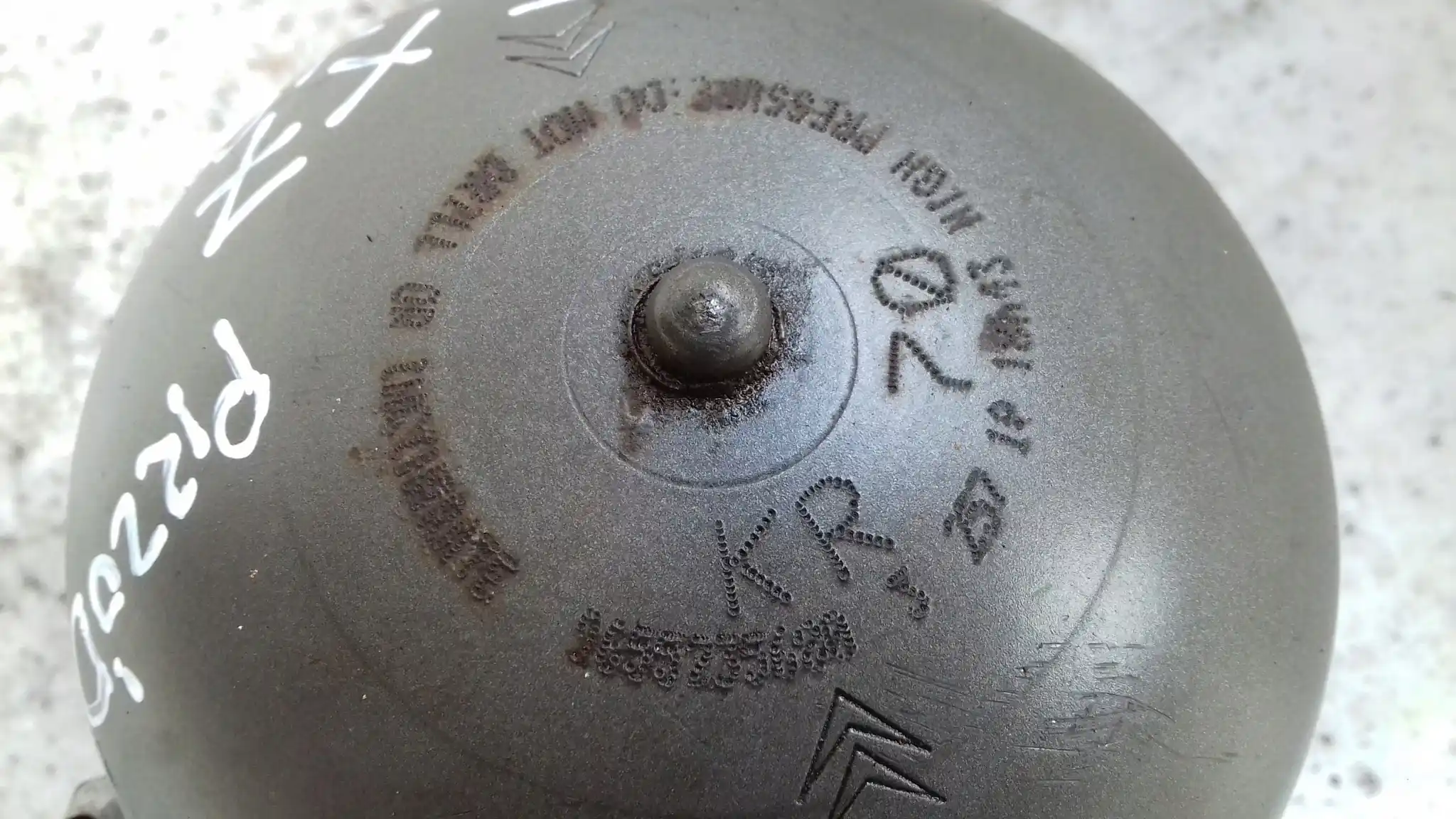 GRUSZKA ROZDZIELACZ ZAWIESZENIA HYDRAULICZNEGO PRZÓD CITROEN C5 III X7 08-