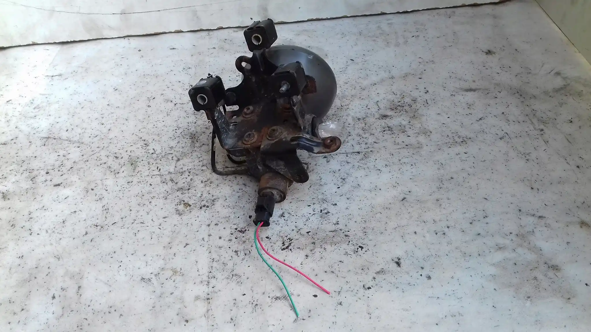 GRUSZKA ROZDZIELACZ ZAWIESZENIA HYDRAULICZNEGO PRZÓD CITROEN C5 III X7 08-
