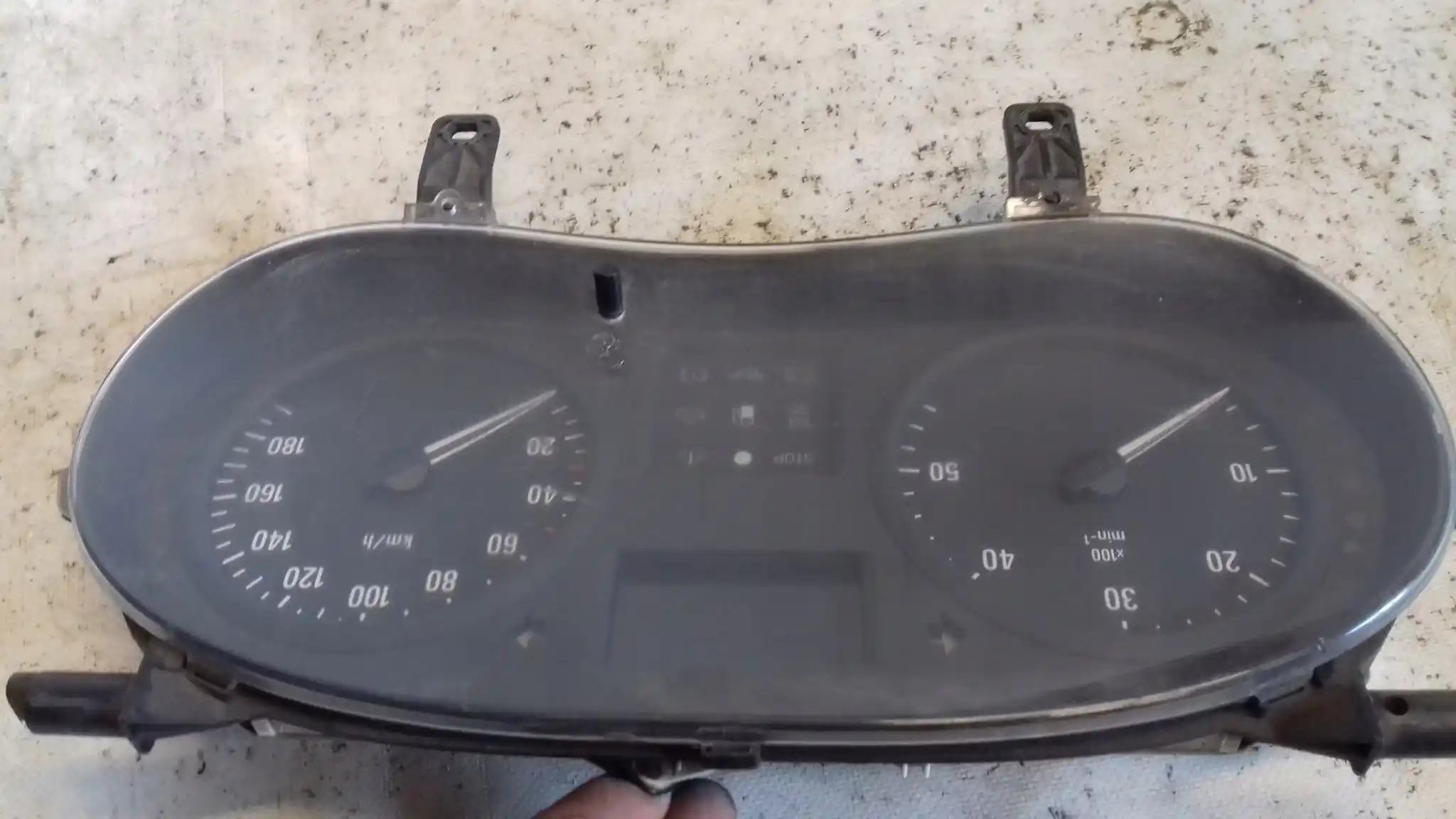 LICZNIK ZEGARY P8200408677G RENAULT MASTER II 2 2.5 DCI 00-