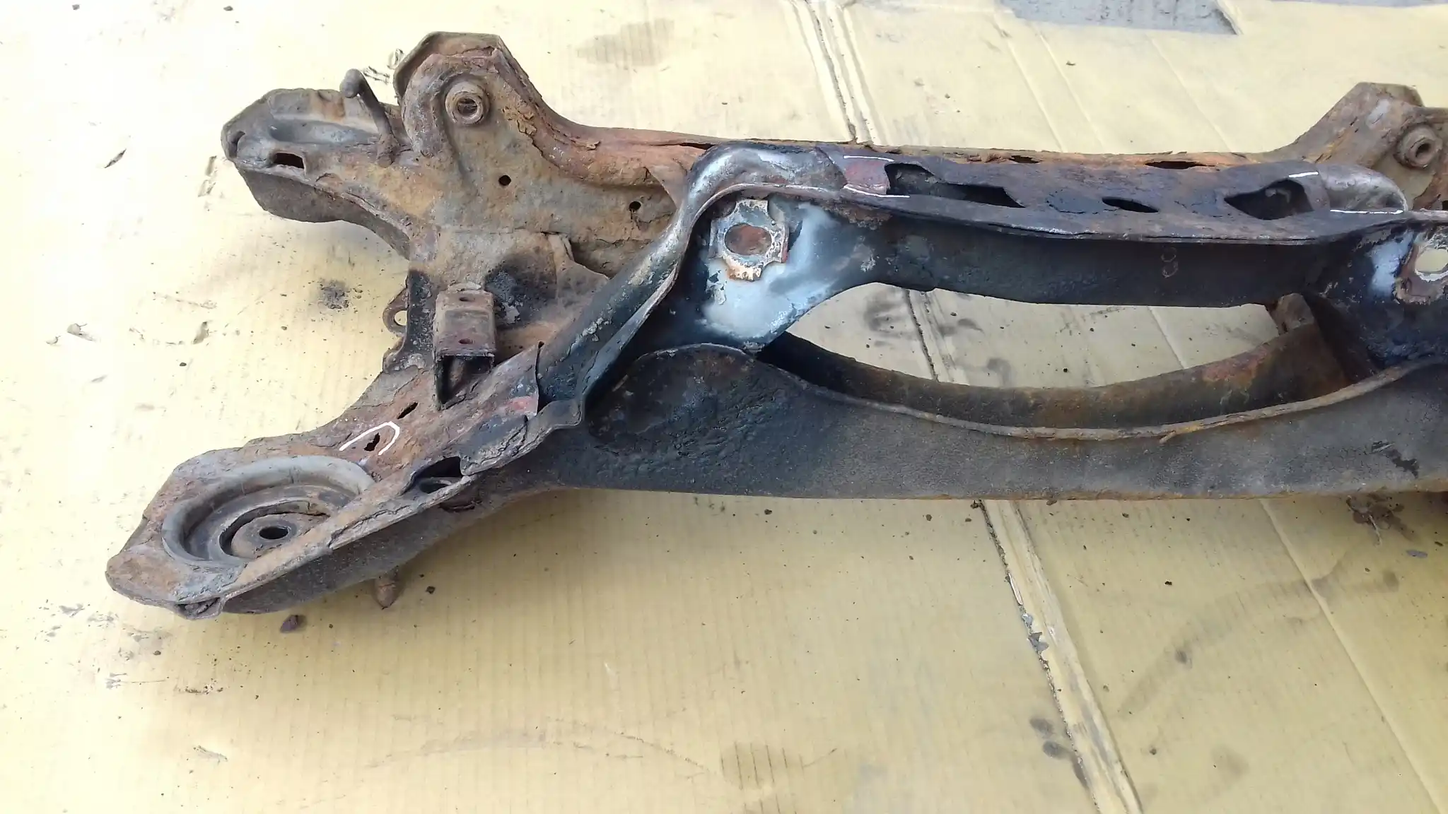 SANKI BELKA ZAWIESZENIA TRAWERS TYŁ HONDA ACCORD VII 7 KOMBI 02-
