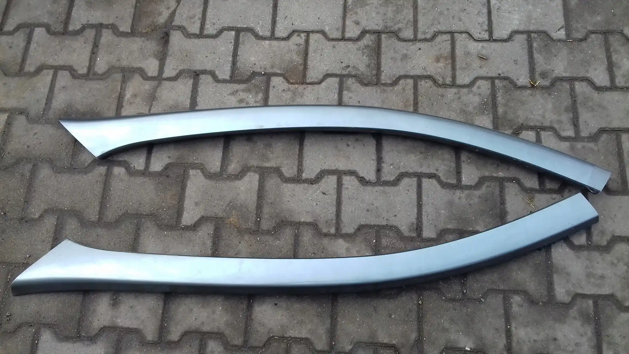 LISTWY SZYBY CZOŁOWEJ PRAWA LEWA PEUGEOT 607 99-