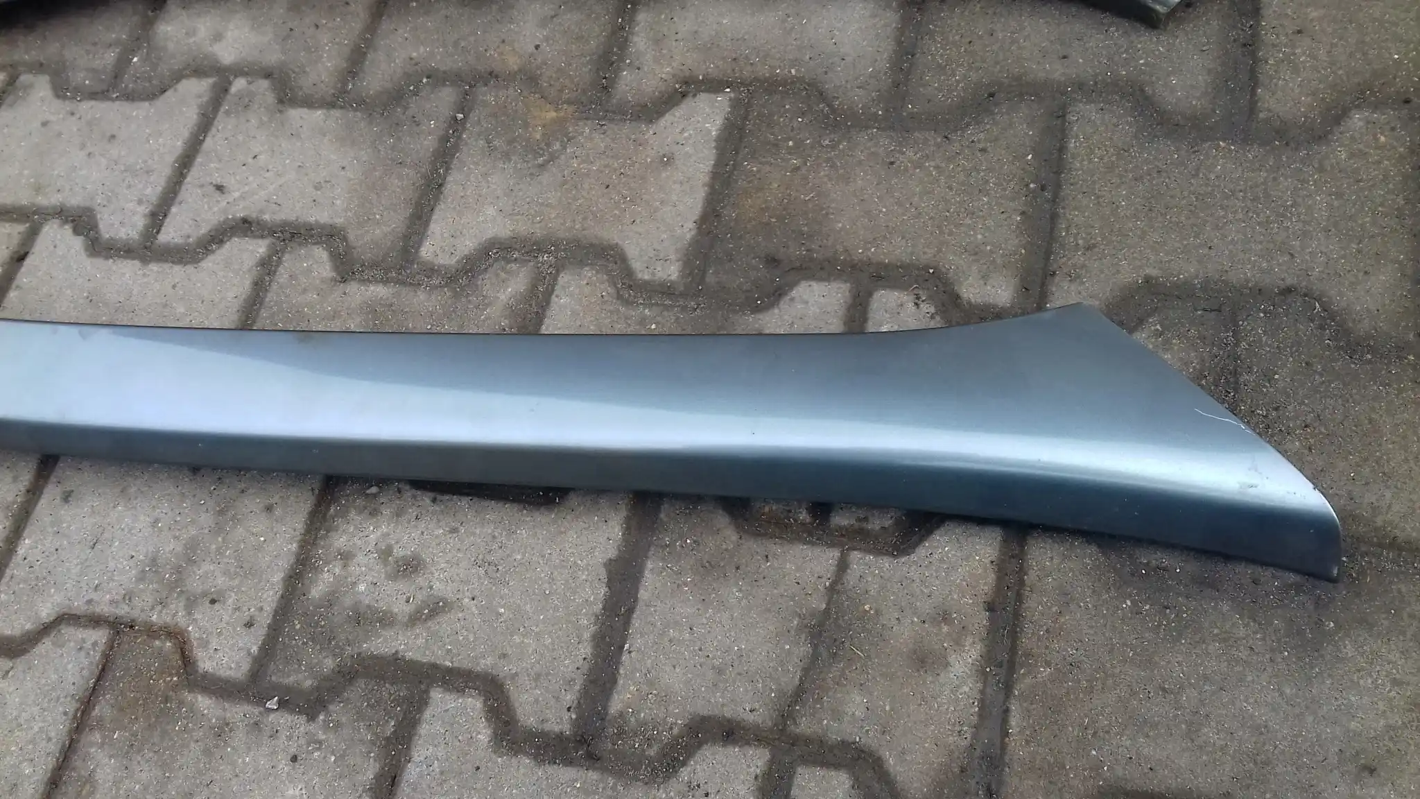 LISTWY SZYBY CZOŁOWEJ PRAWA LEWA PEUGEOT 607 99-