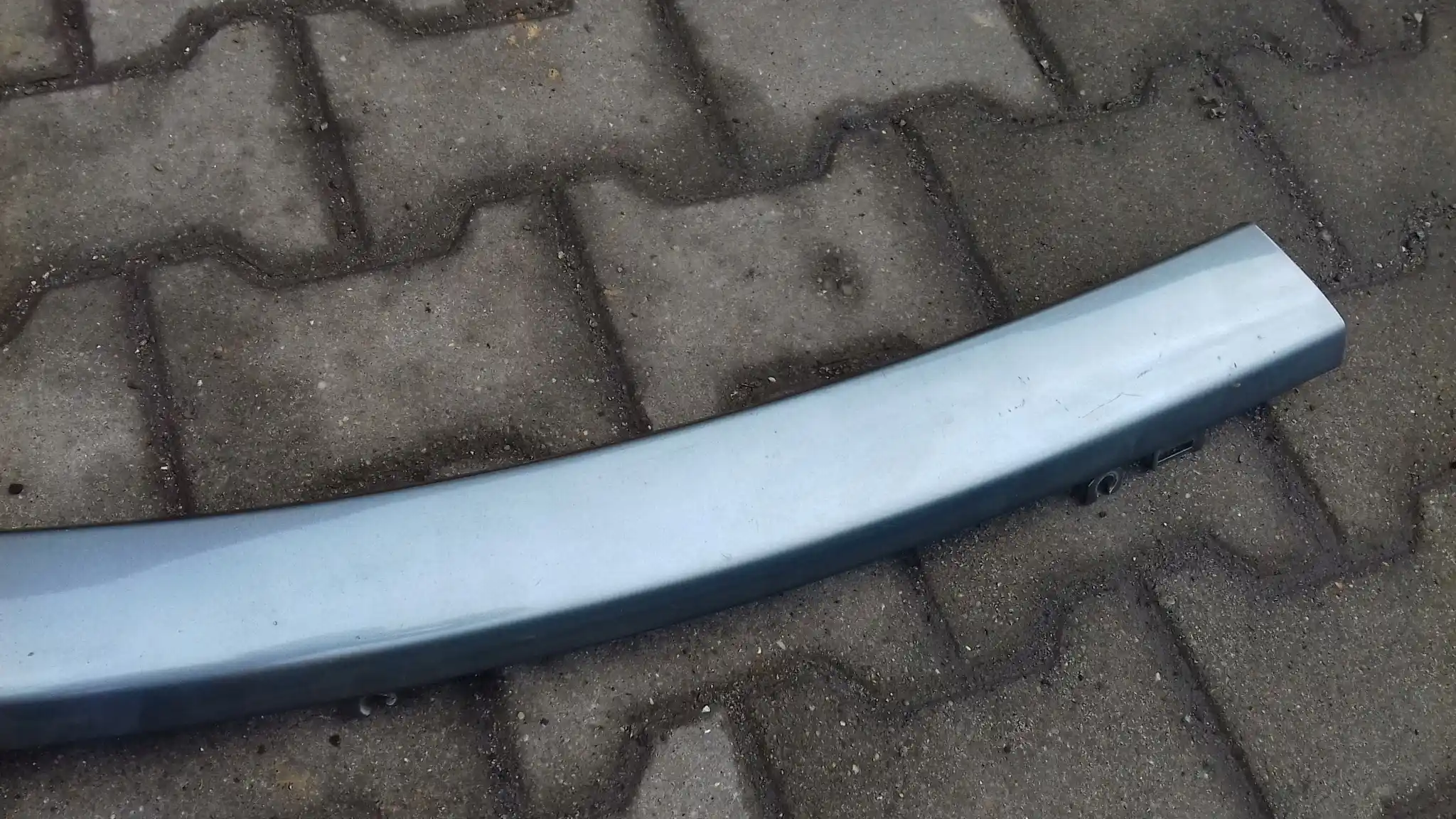 LISTWY SZYBY CZOŁOWEJ PRAWA LEWA PEUGEOT 607 99-